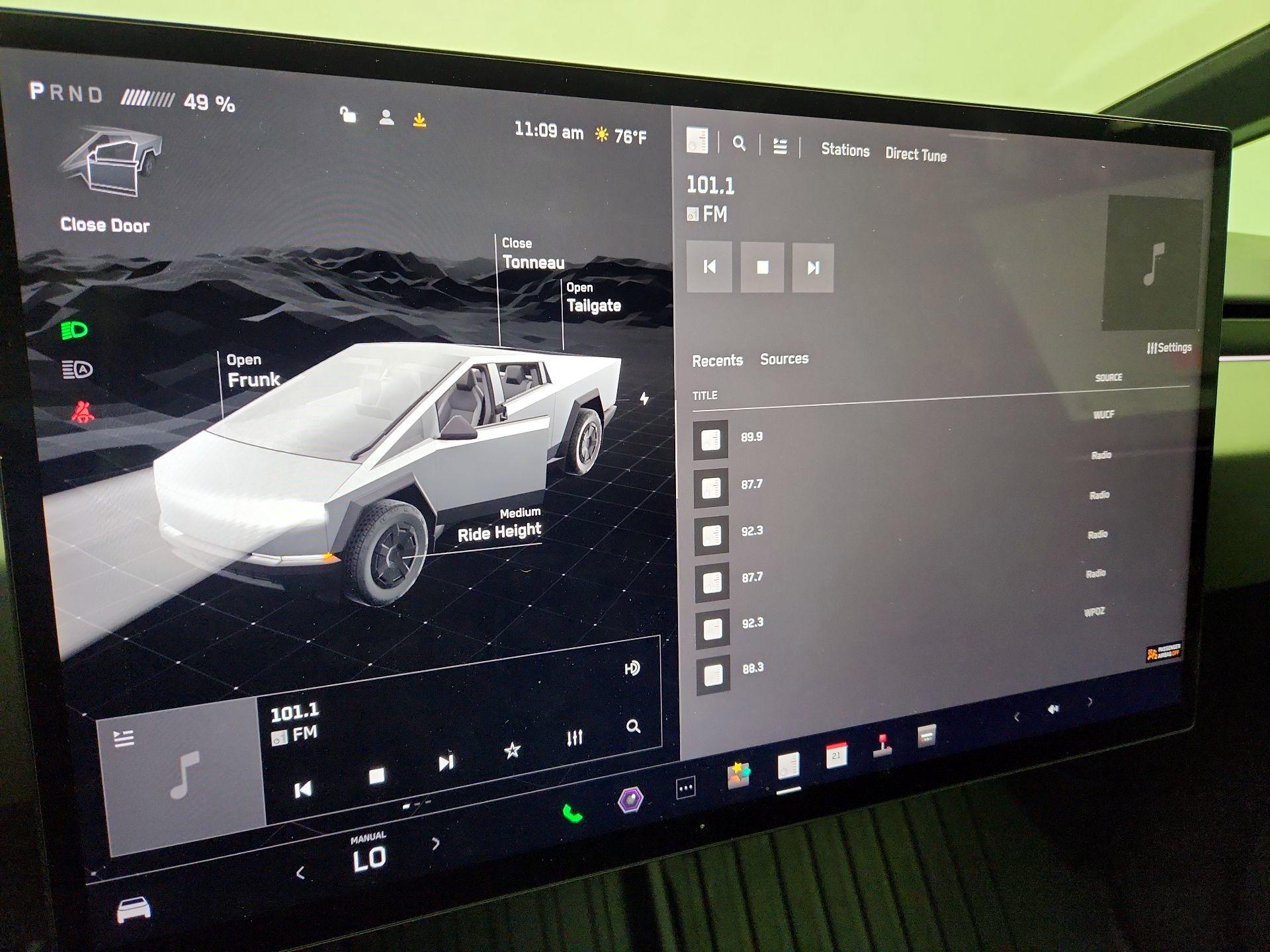 Thumbnail: 2025 Tesla Cybertruck - 16
