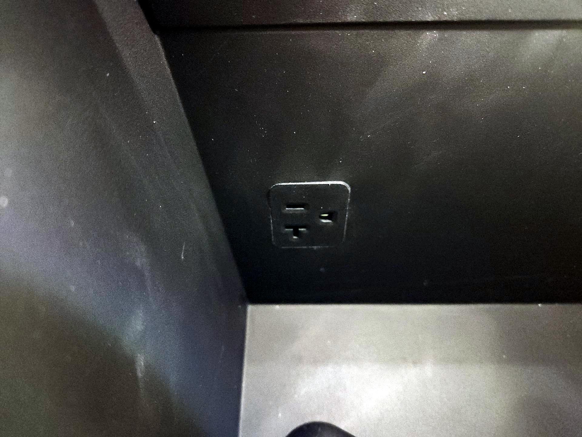 Thumbnail: 2025 Tesla Cybertruck - 19