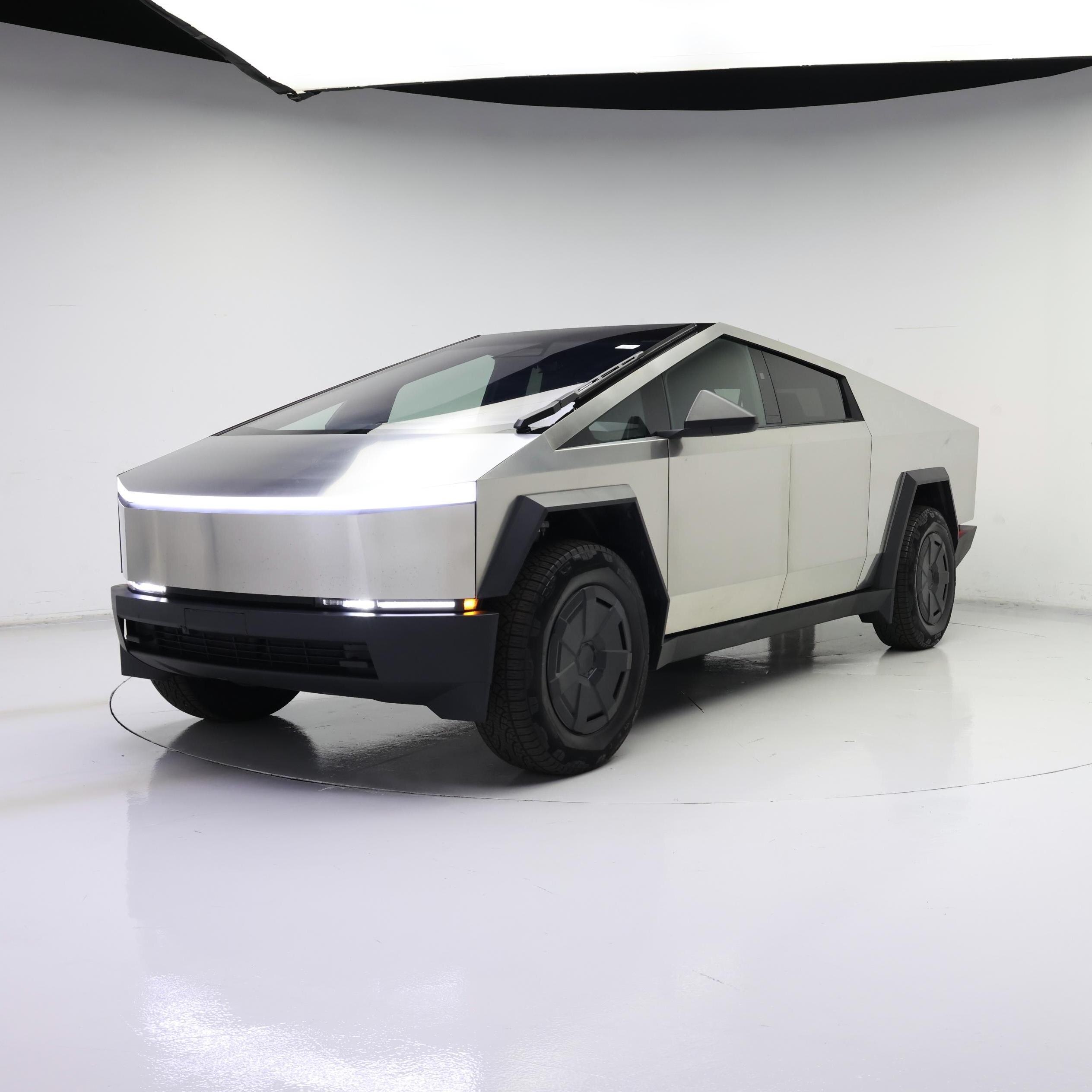 Thumbnail: 2025 Tesla Cybertruck - 4