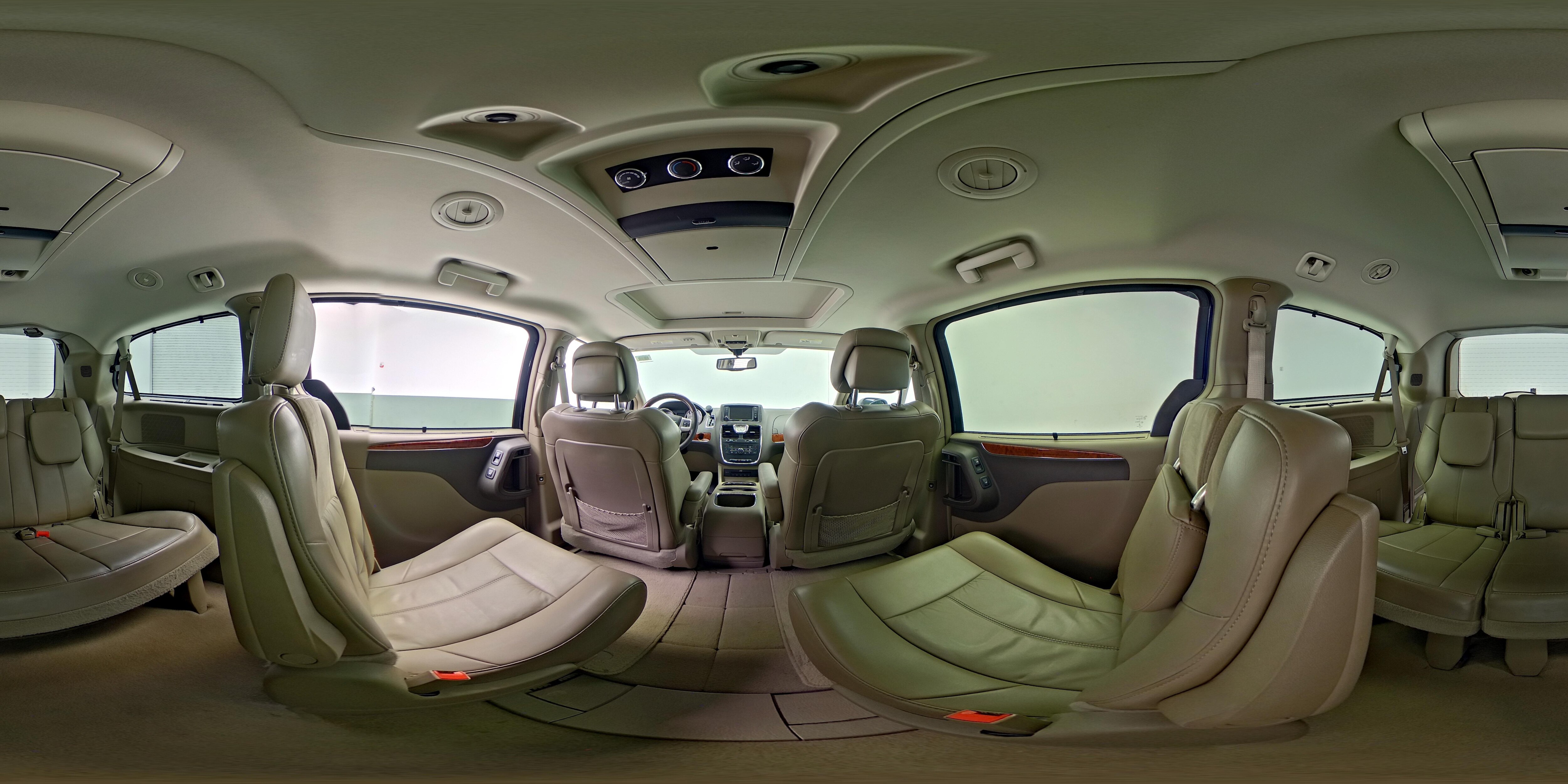 2015 Chrysler Town & Country Limited Platinum - Photo 29