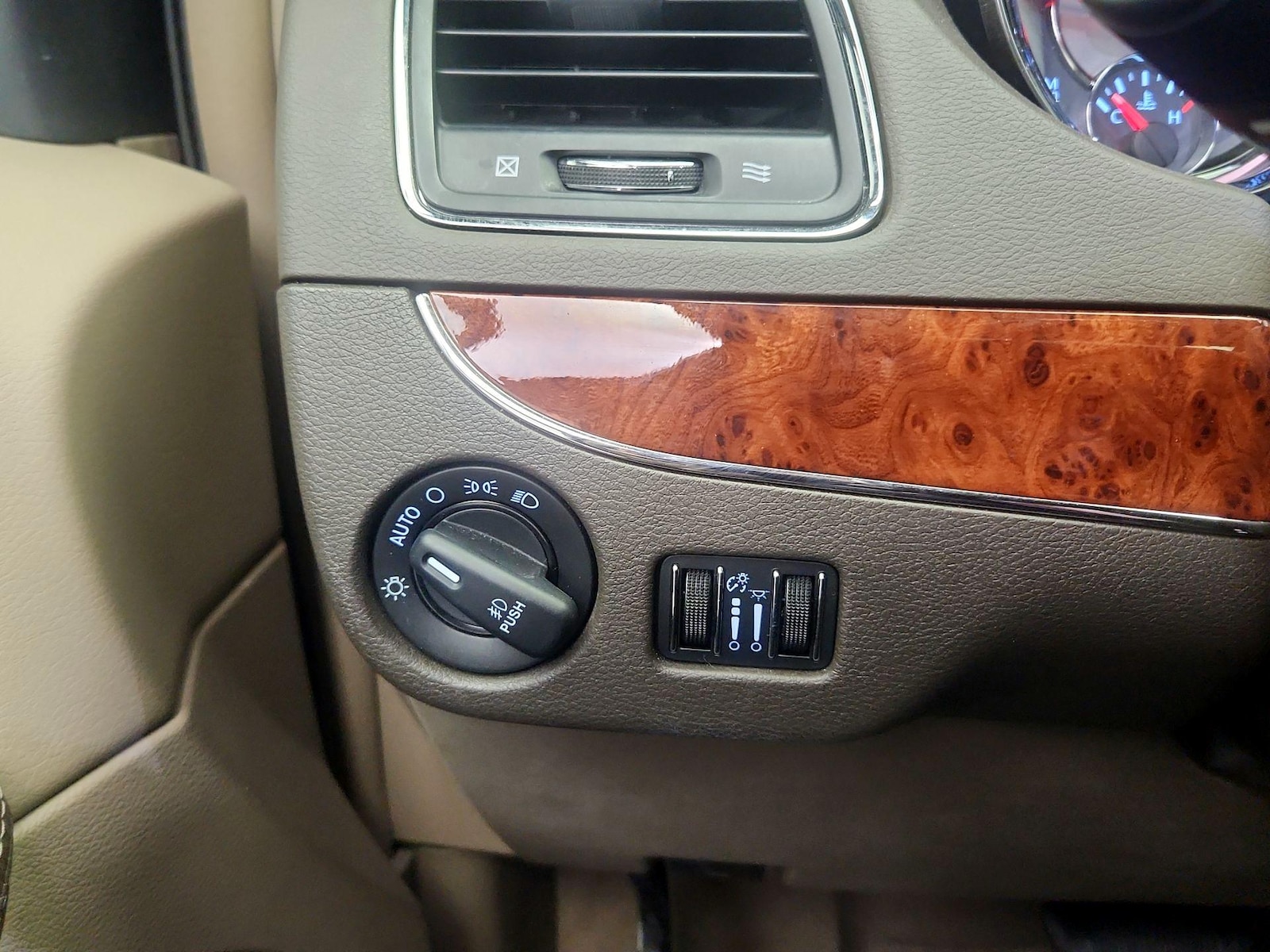 2015 Chrysler Town & Country Limited Platinum - Photo 14