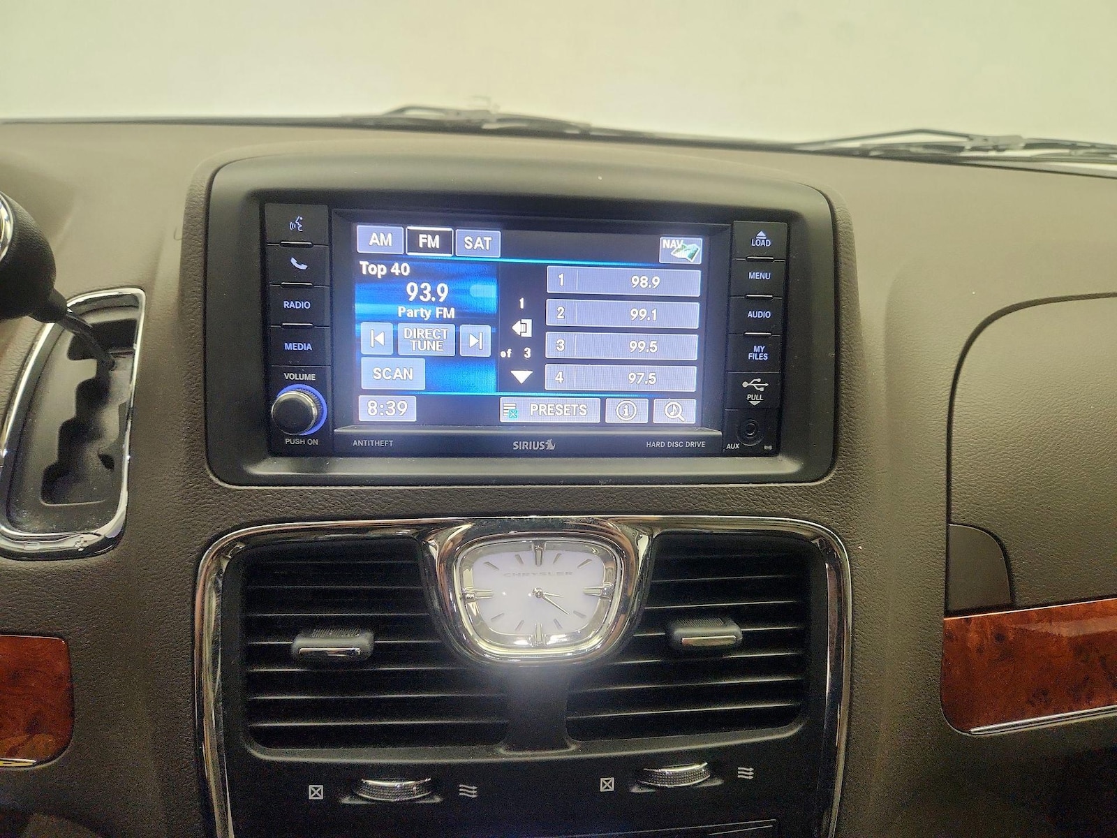 2015 Chrysler Town & Country Limited Platinum - Photo 16