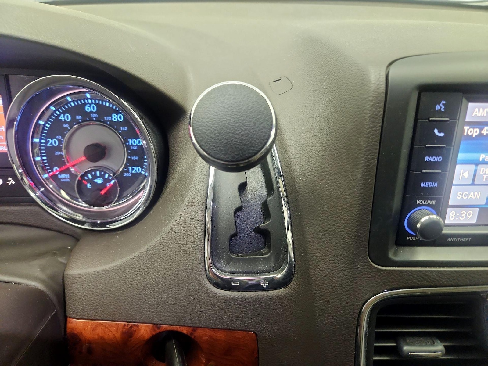 2015 Chrysler Town & Country Limited Platinum - Photo 18
