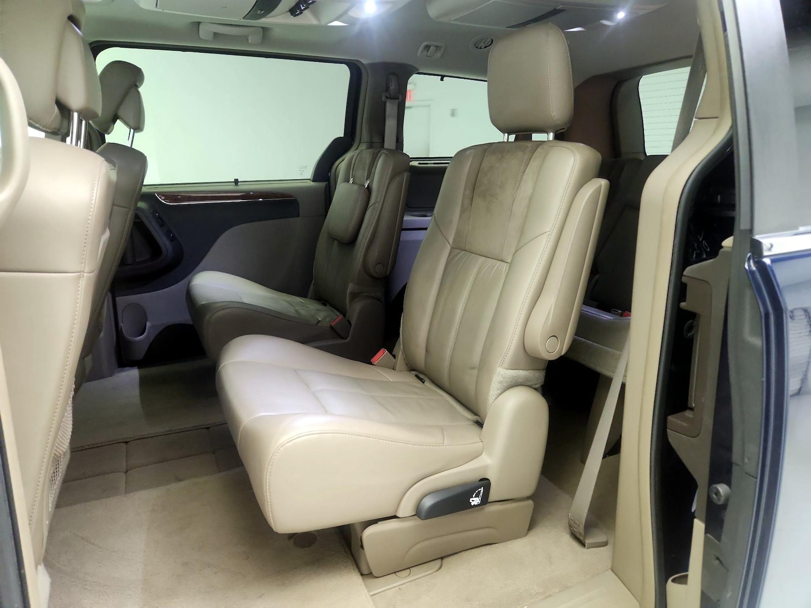 2015 Chrysler Town & Country Limited Platinum - Photo 21