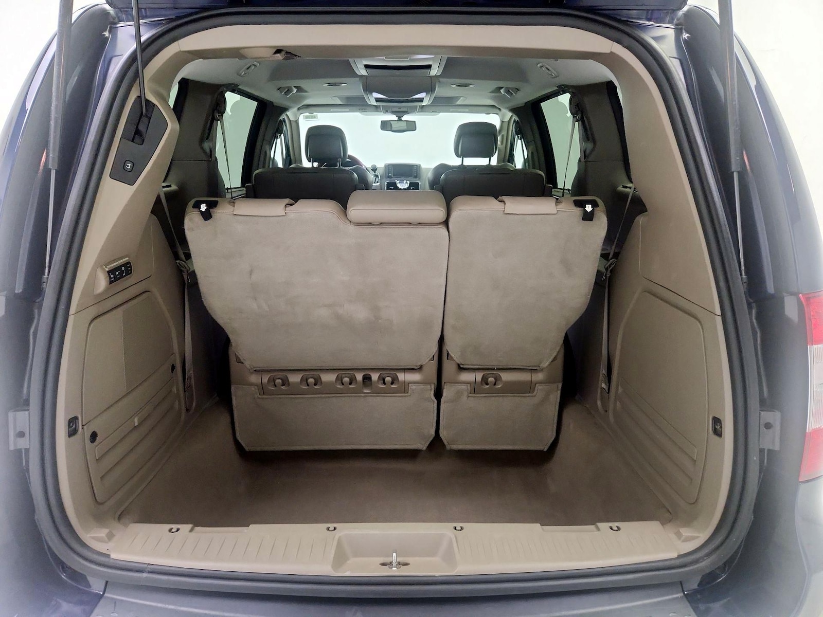 2015 Chrysler Town & Country Limited Platinum - Photo 23