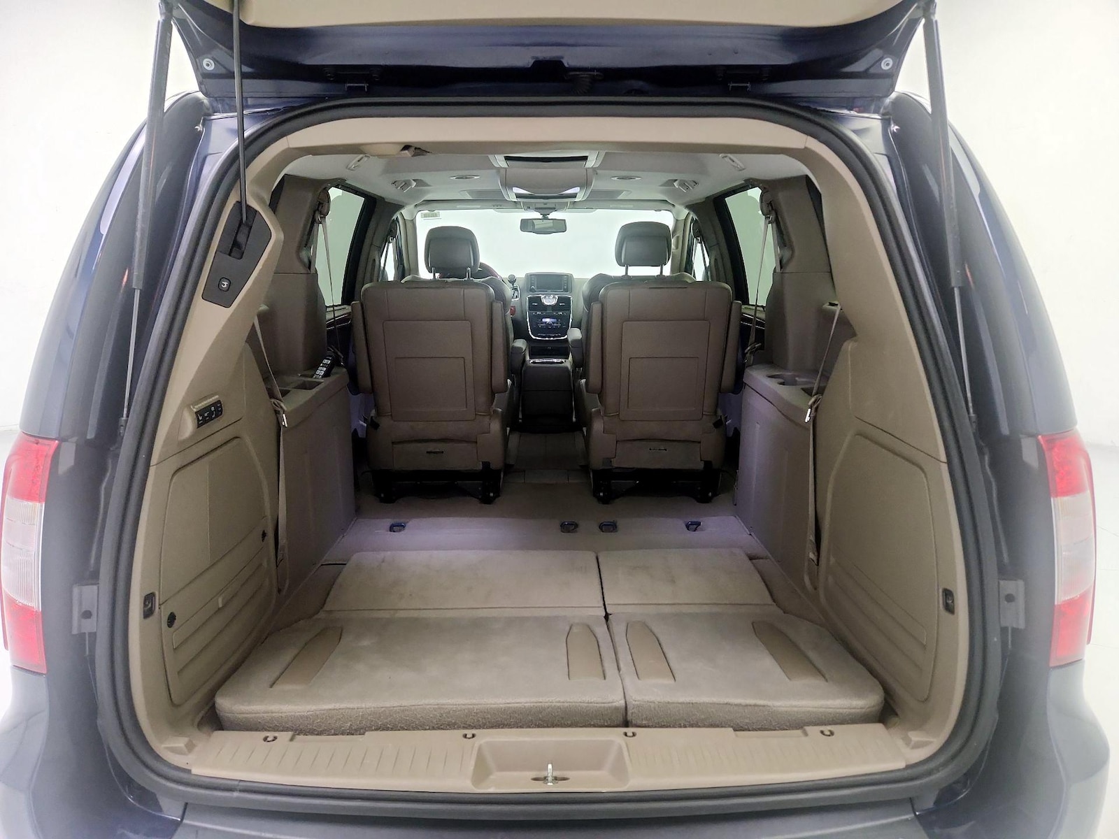 2015 Chrysler Town & Country Limited Platinum - Photo 24
