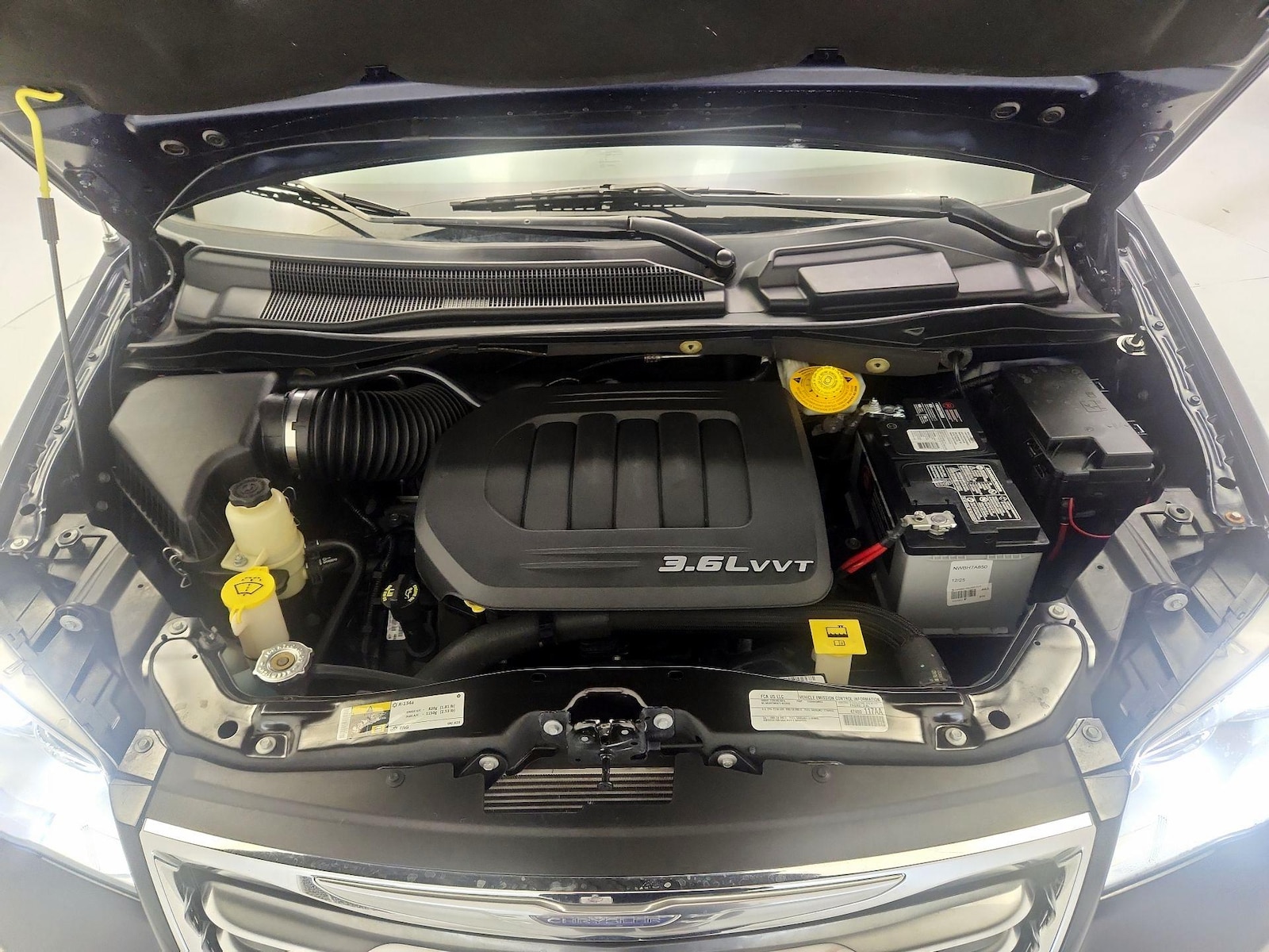 2015 Chrysler Town & Country Limited Platinum - Photo 25