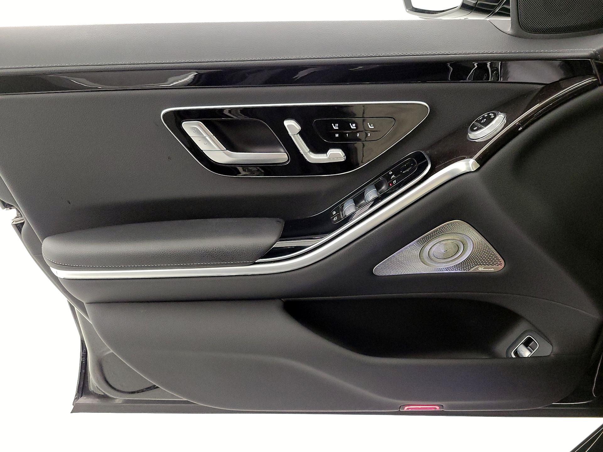 Thumbnail: 2022 Mercedes-Benz S-Class - 12