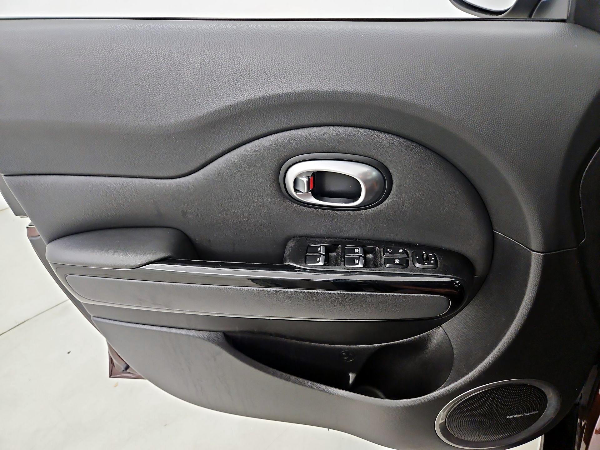 Thumbnail: 2017 Kia Soul - 12