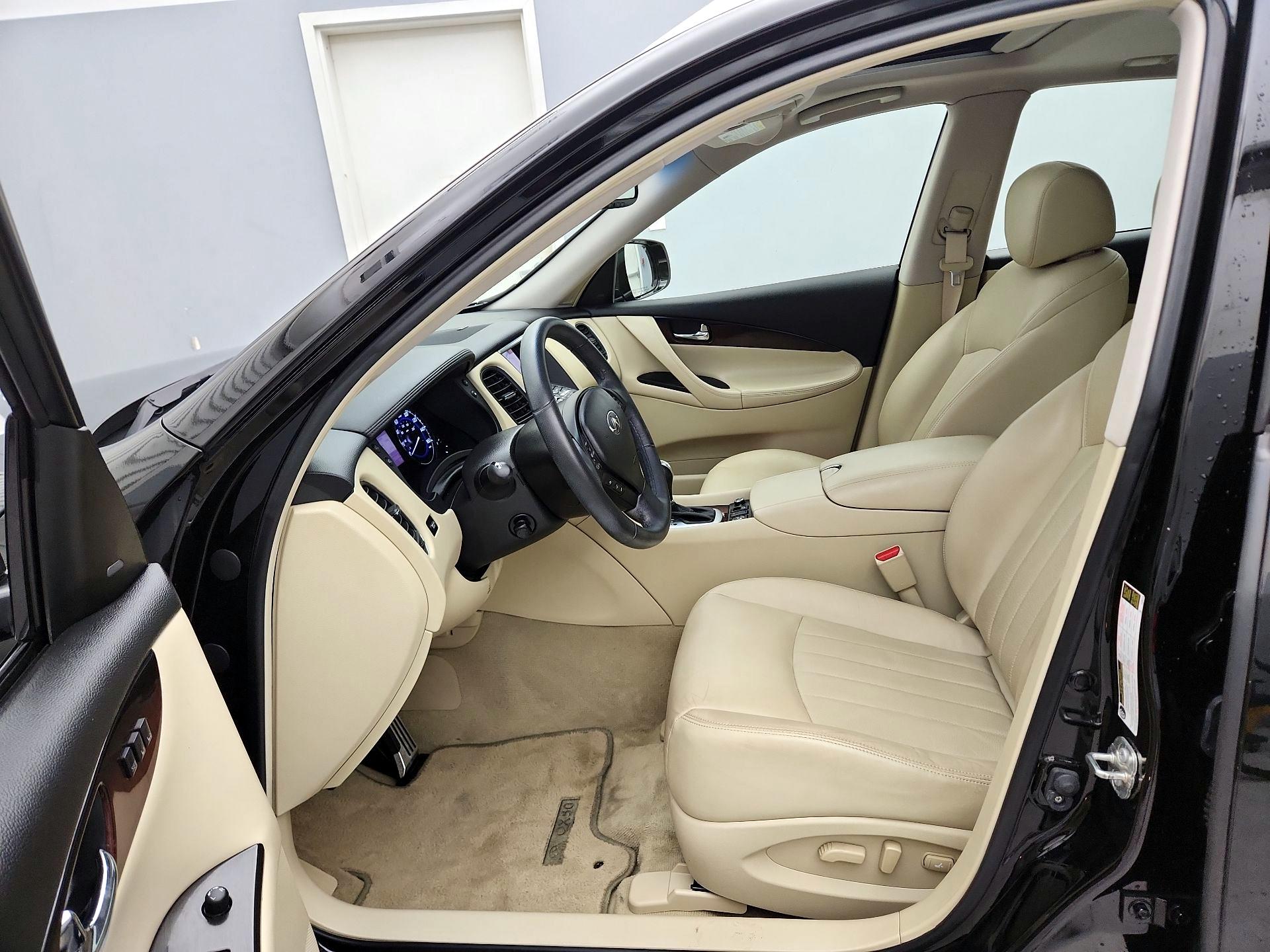 Thumbnail: 2016 INFINITI QX50 - 11