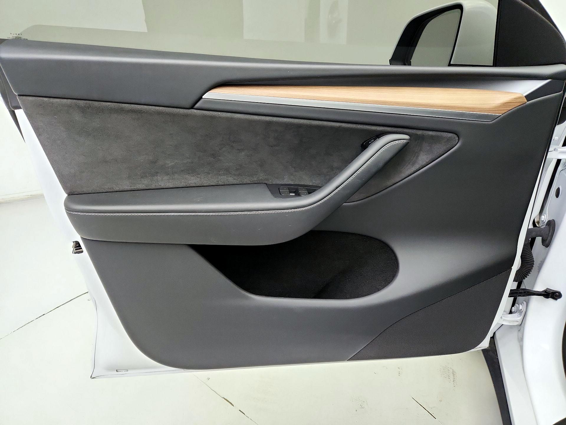 Thumbnail: 2024 Tesla Model Y - 12
