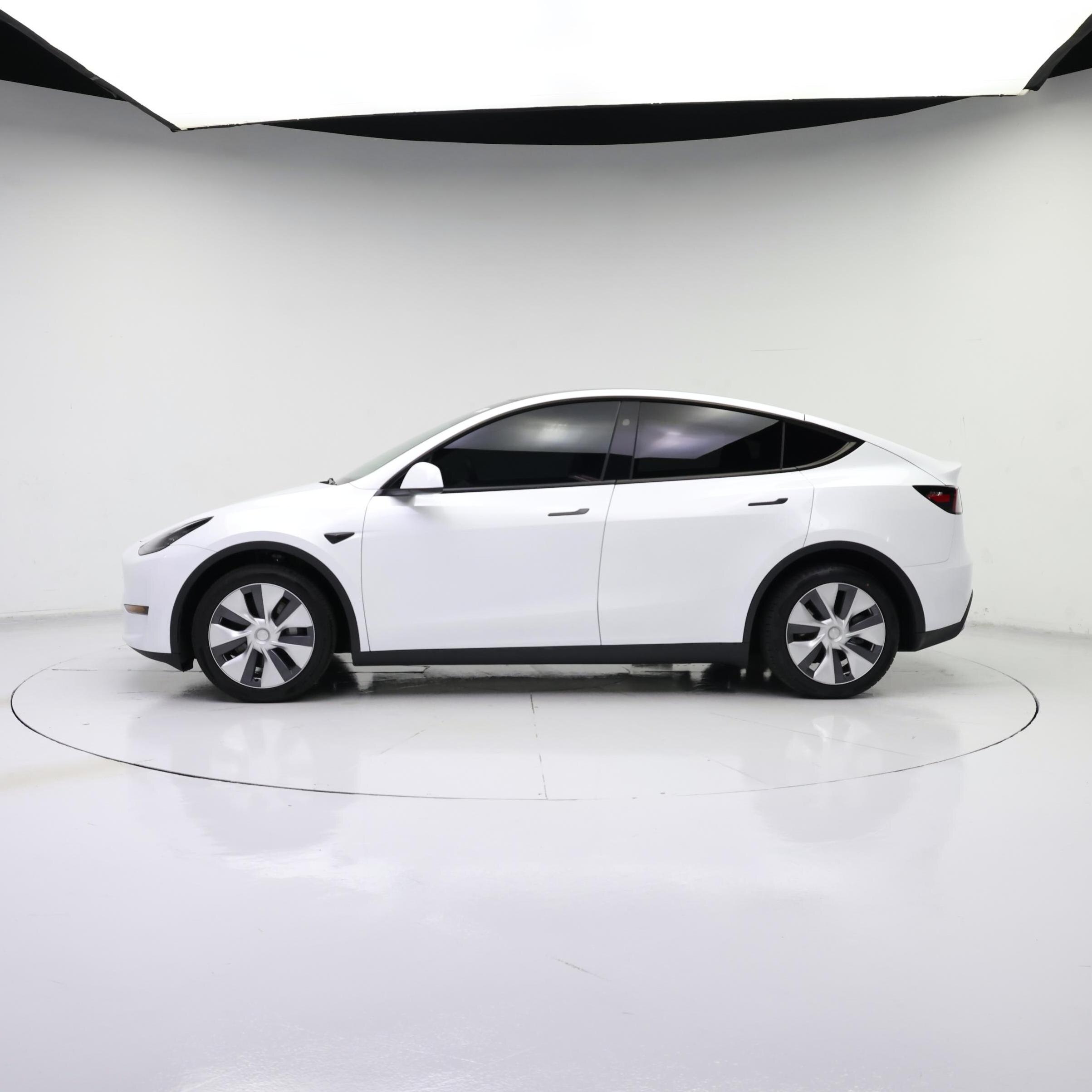 Thumbnail: 2024 Tesla Model Y - 3
