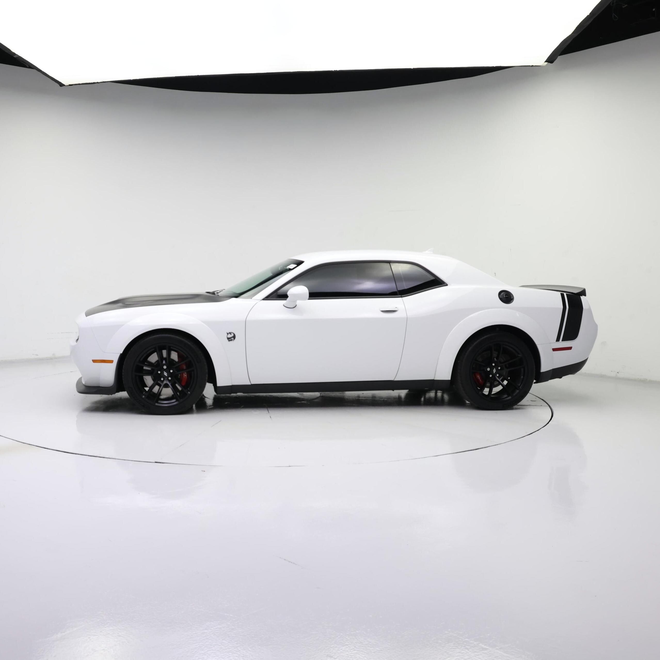 Thumbnail: 2022 Dodge Challenger - 3