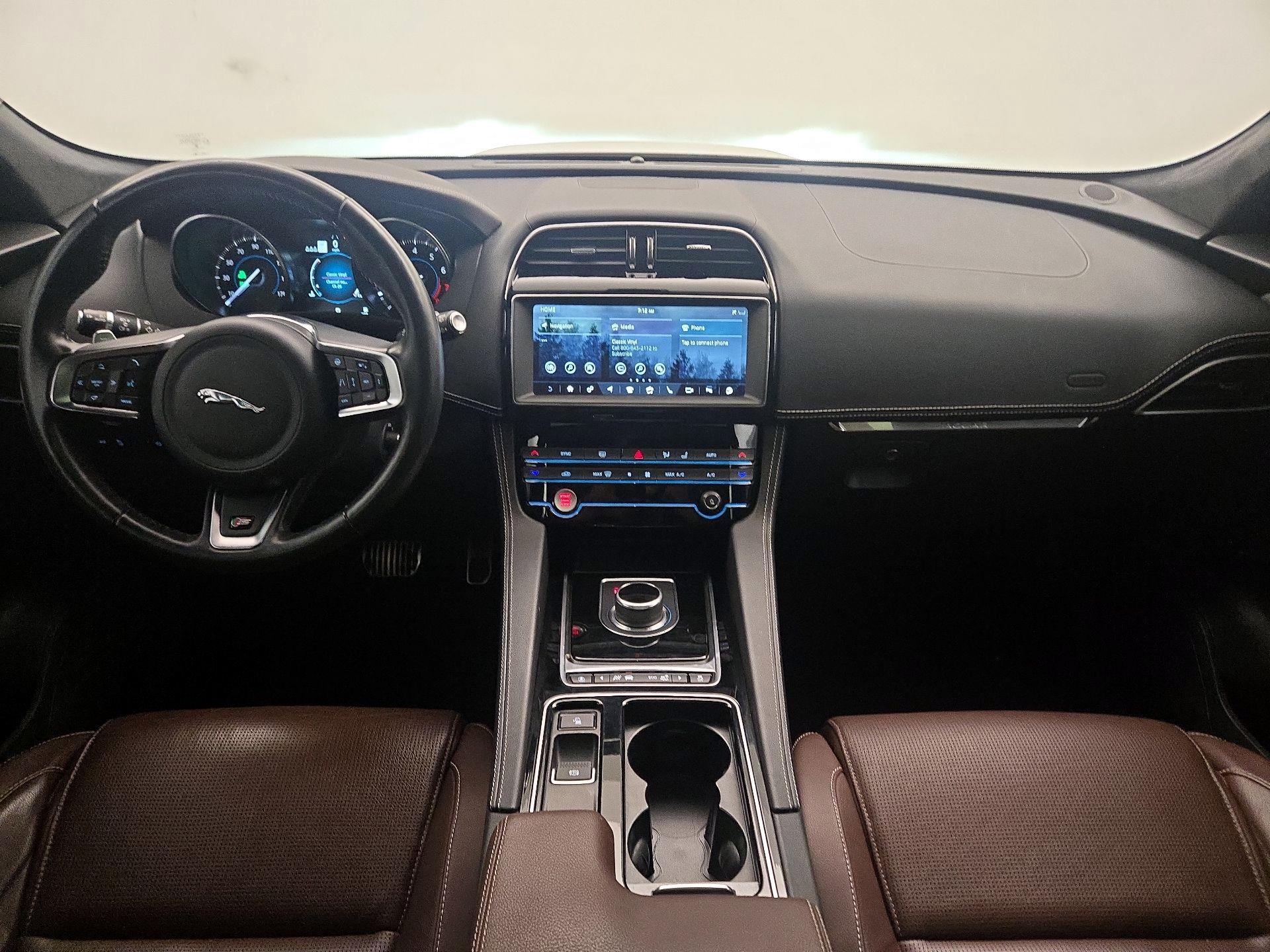 Thumbnail: 2019 Jaguar F-Pace - 9