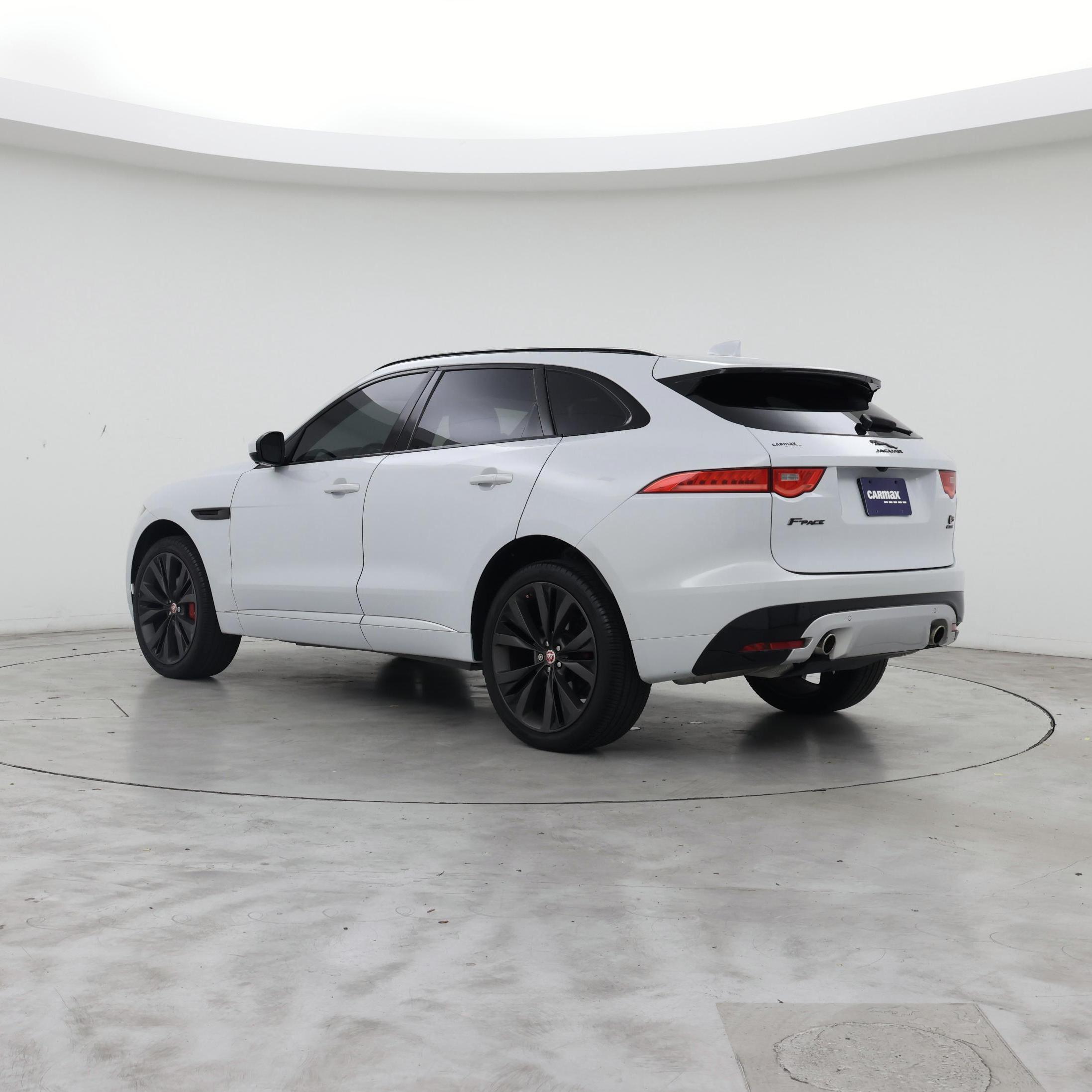 Thumbnail: 2019 Jaguar F-Pace - 2