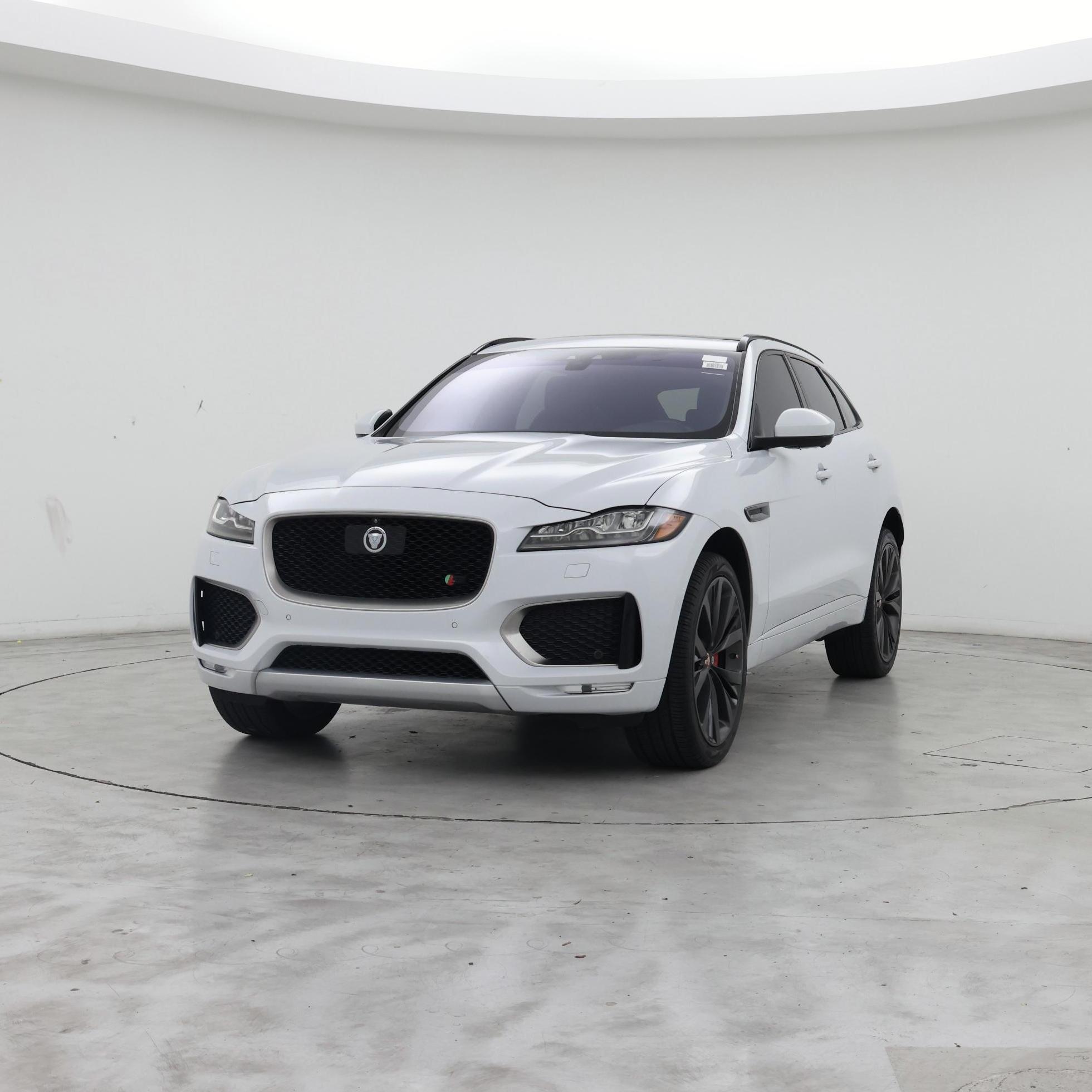 Thumbnail: 2019 Jaguar F-Pace - 4