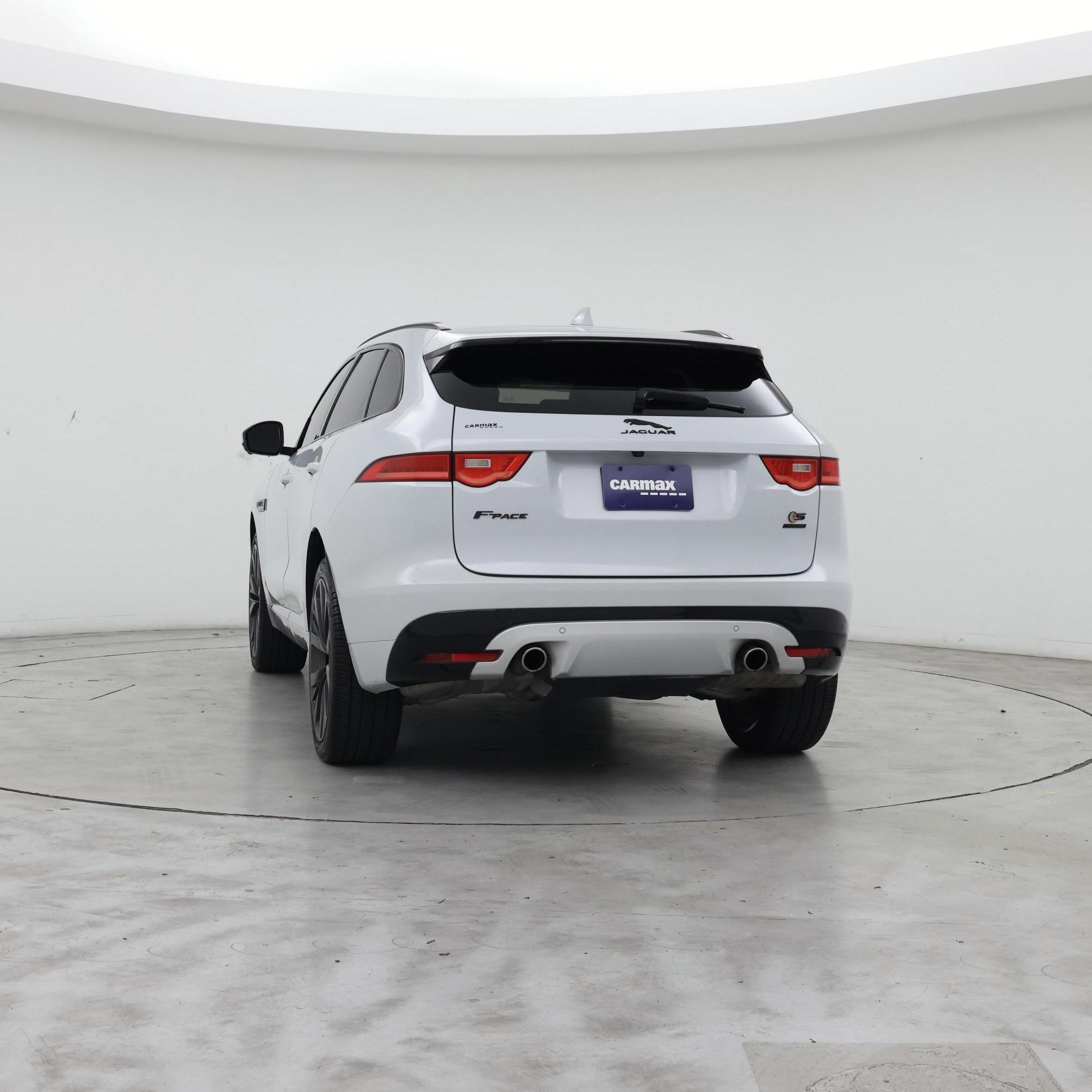 Thumbnail: 2019 Jaguar F-Pace - 6