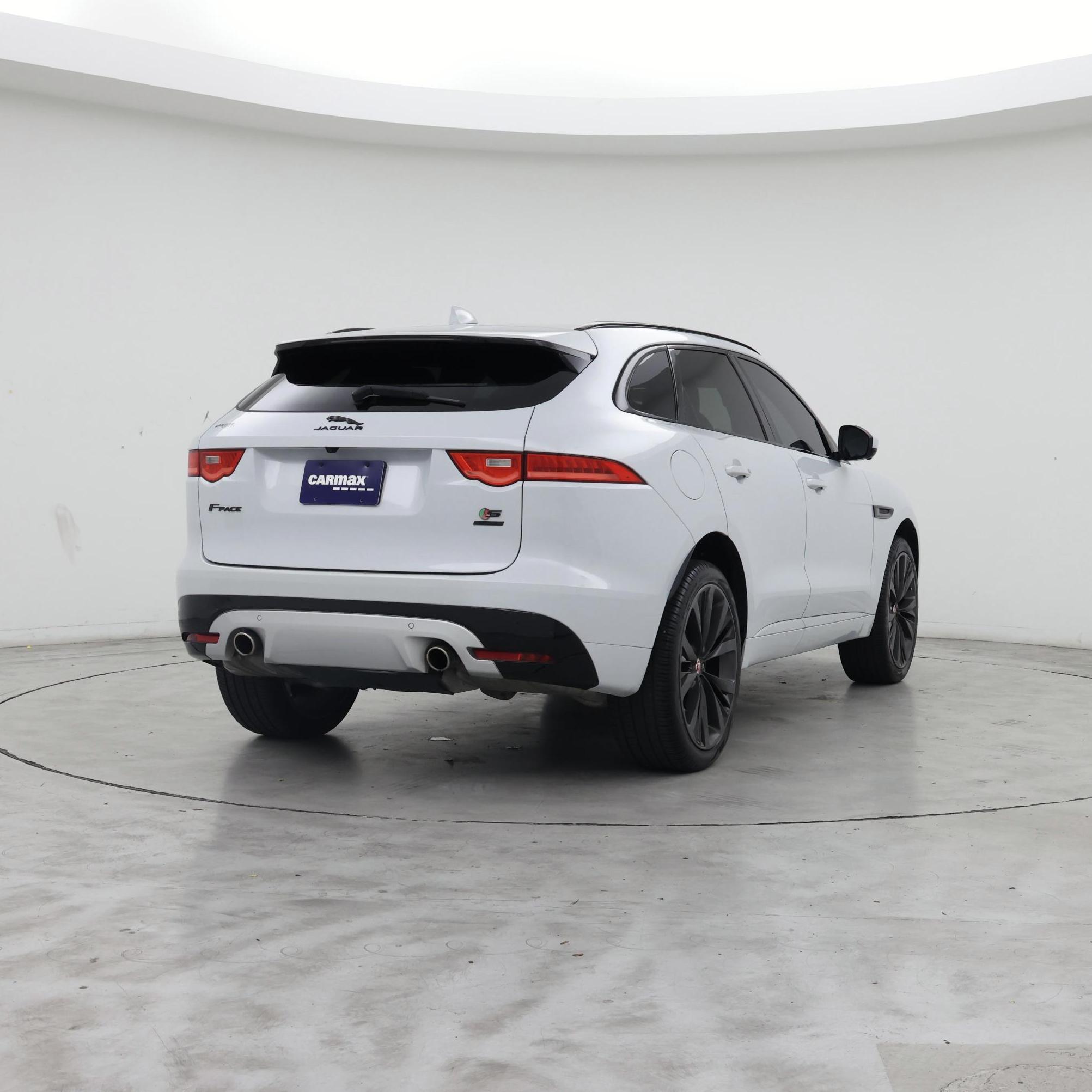 Thumbnail: 2019 Jaguar F-Pace - 8