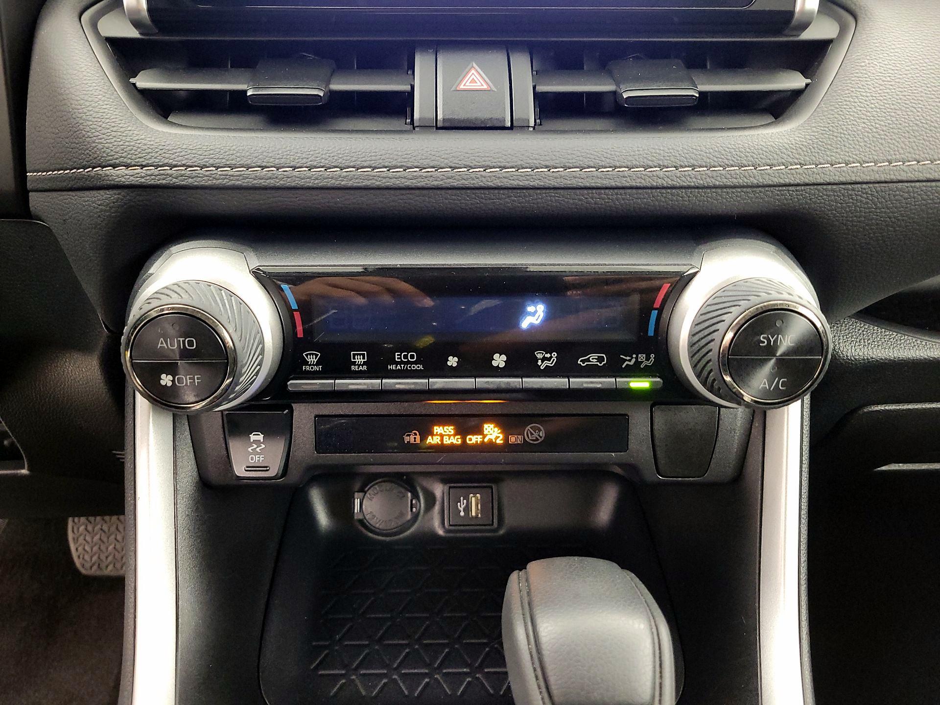 Thumbnail: 2025 Toyota RAV4 - 16