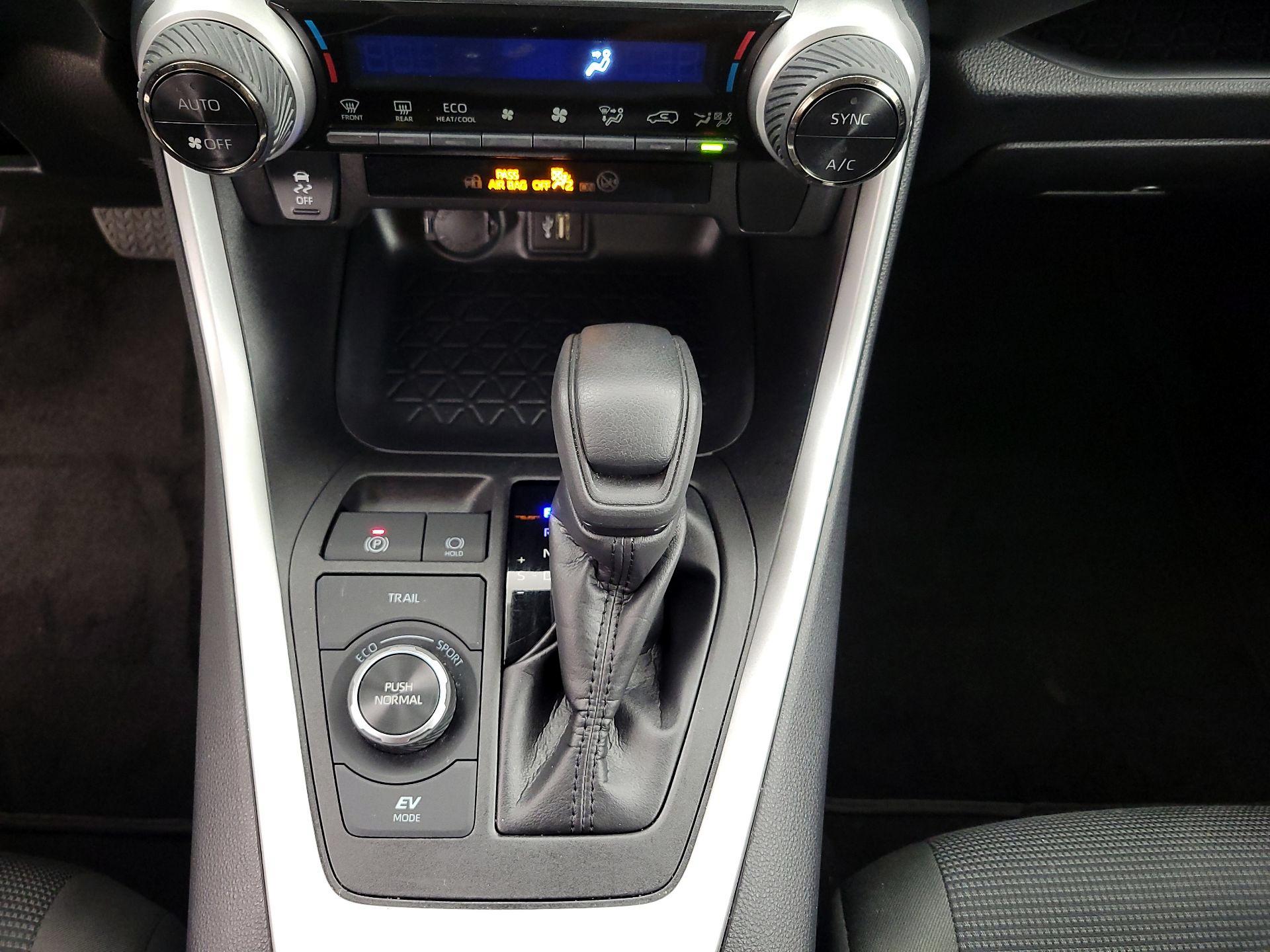 Thumbnail: 2025 Toyota RAV4 - 17