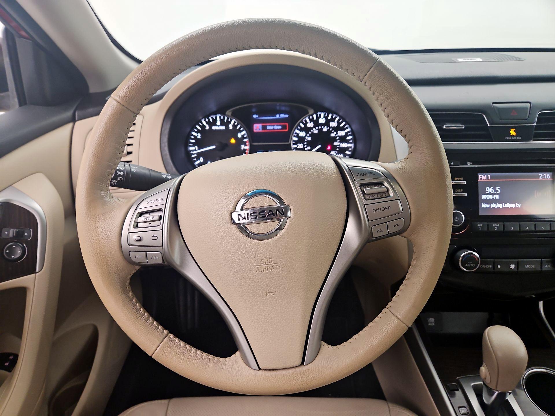 Thumbnail: 2015 Nissan Altima - 10