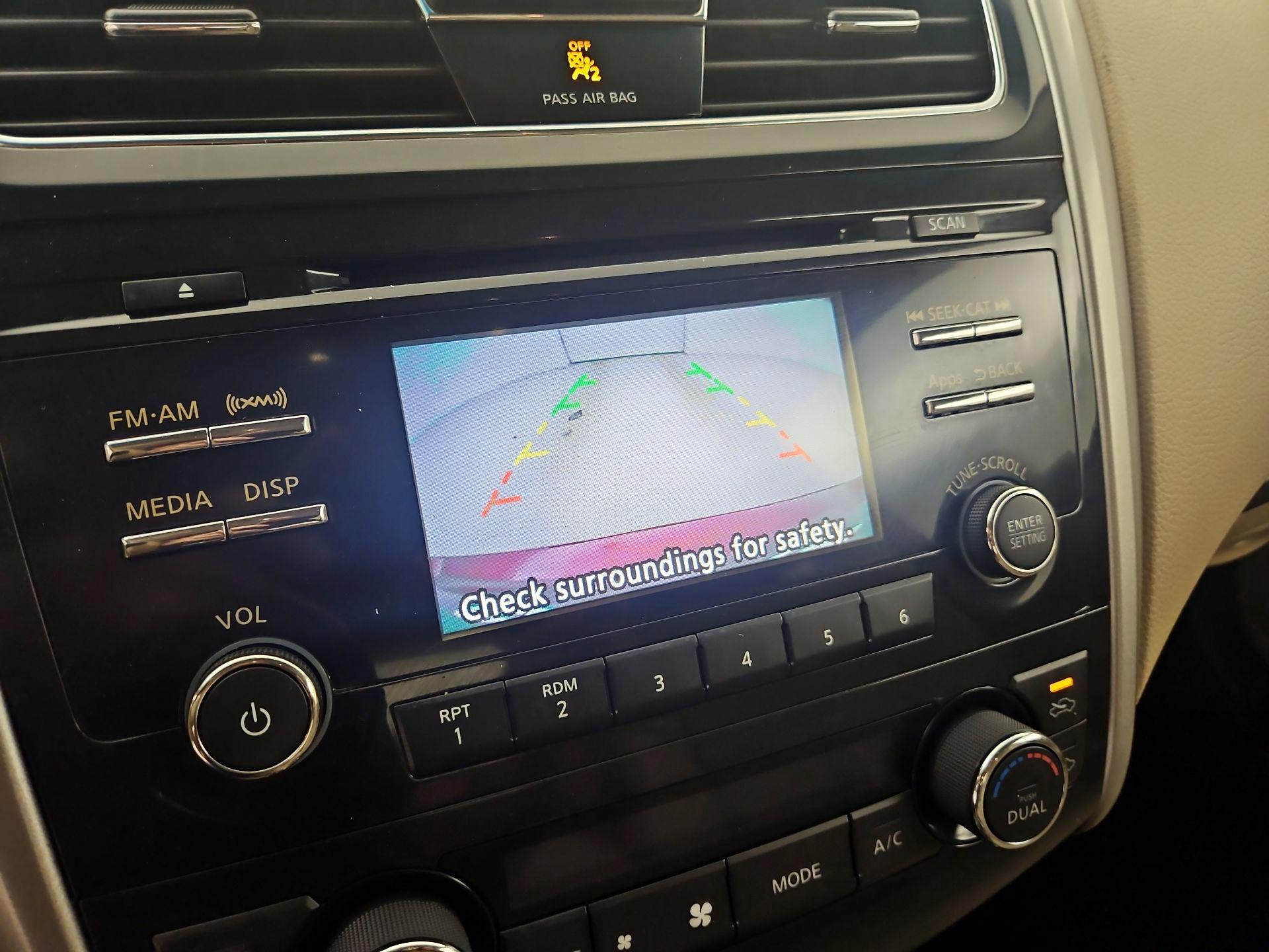 Thumbnail: 2015 Nissan Altima - 14