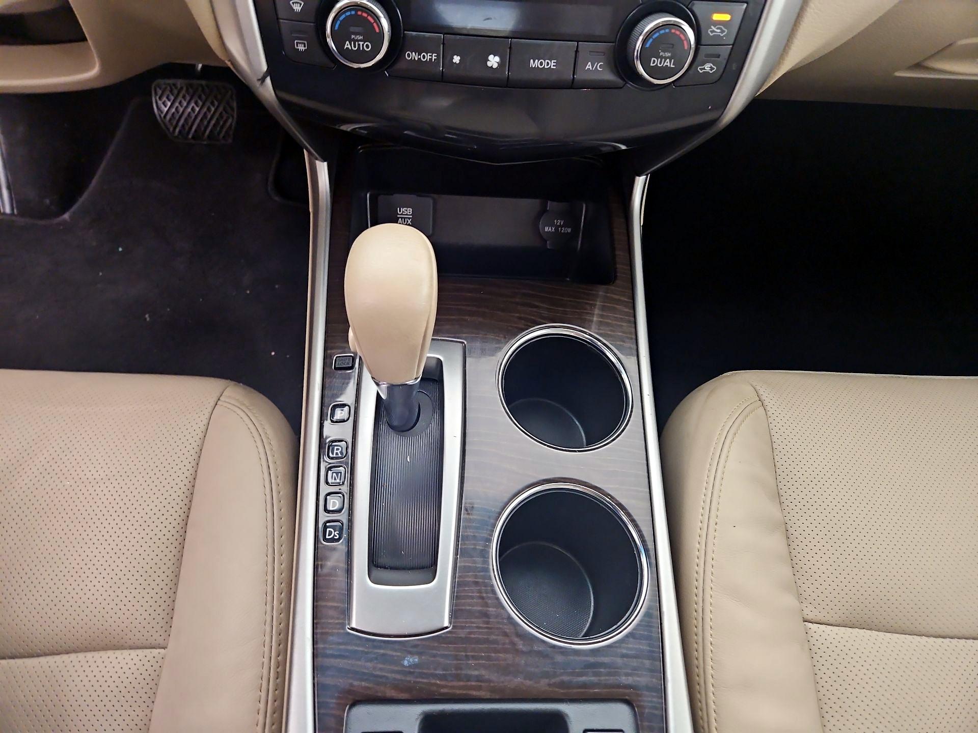 Thumbnail: 2015 Nissan Altima - 17