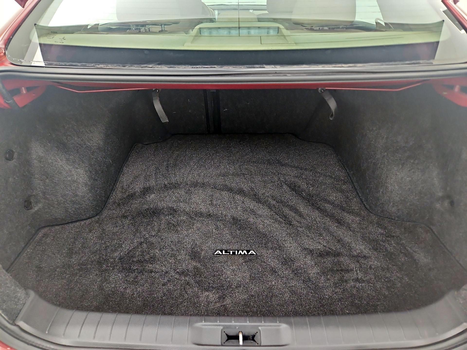 Thumbnail: 2015 Nissan Altima - 20