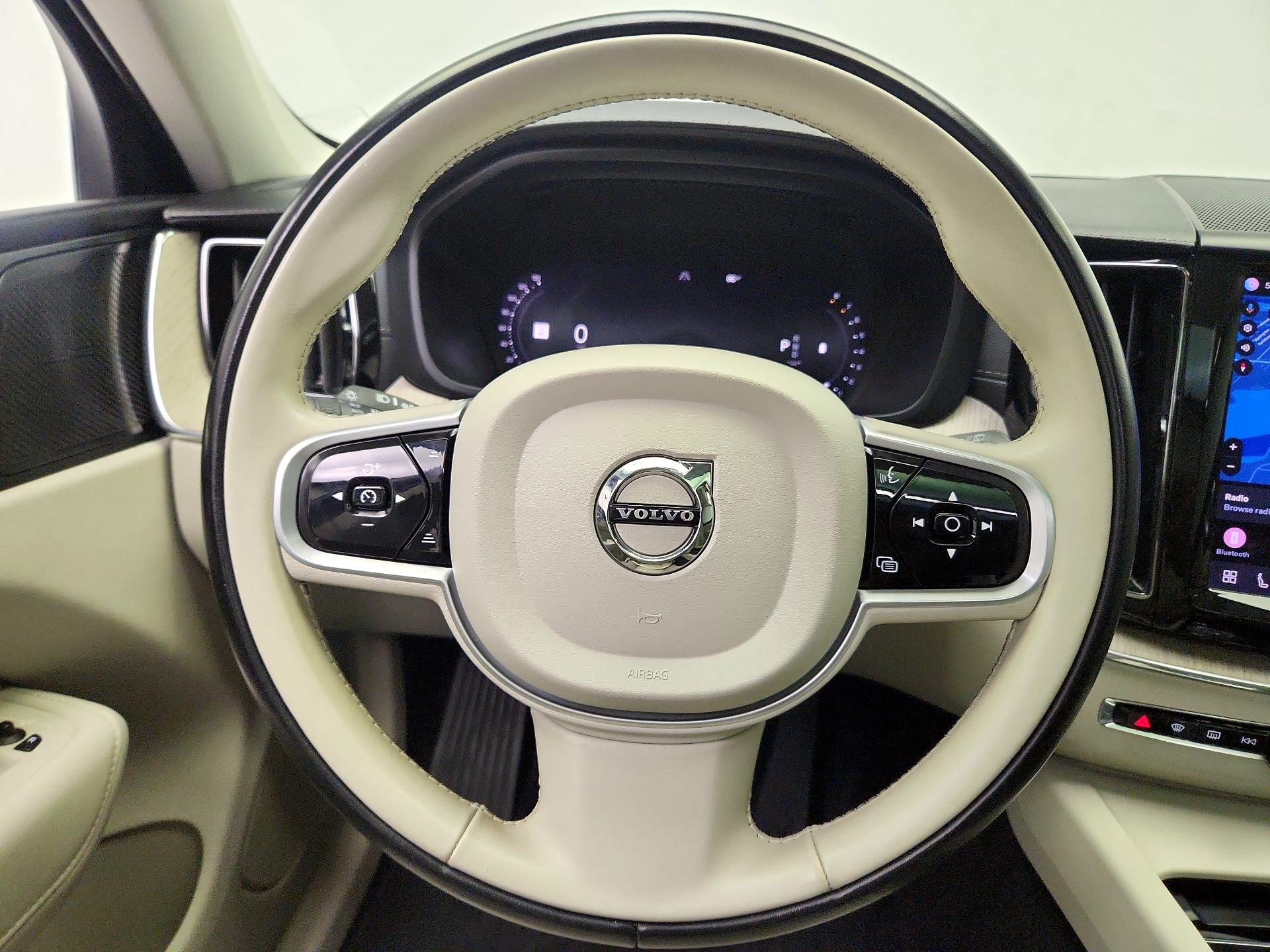 Thumbnail: 2022 Volvo XC60 - 10