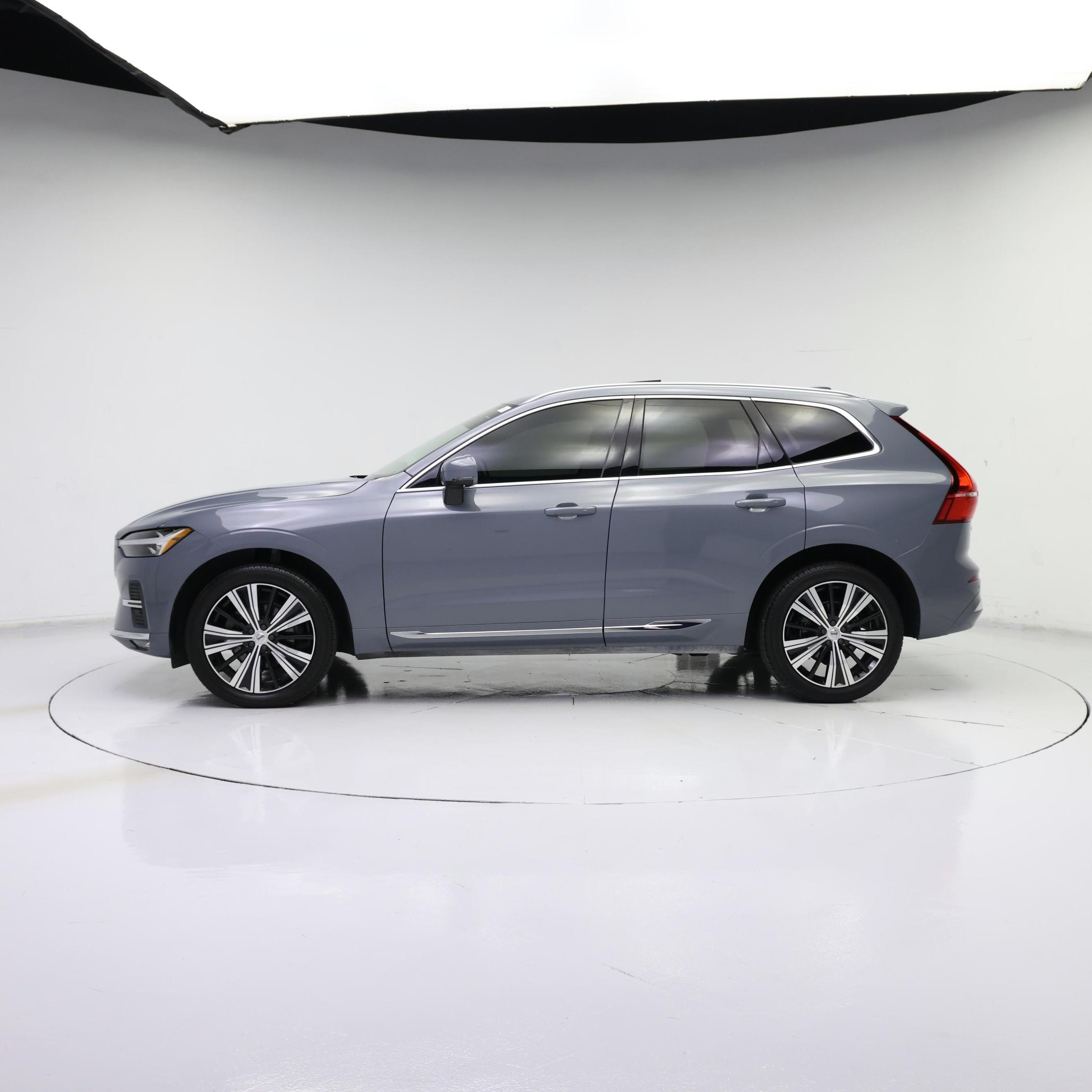 Thumbnail: 2022 Volvo XC60 - 3