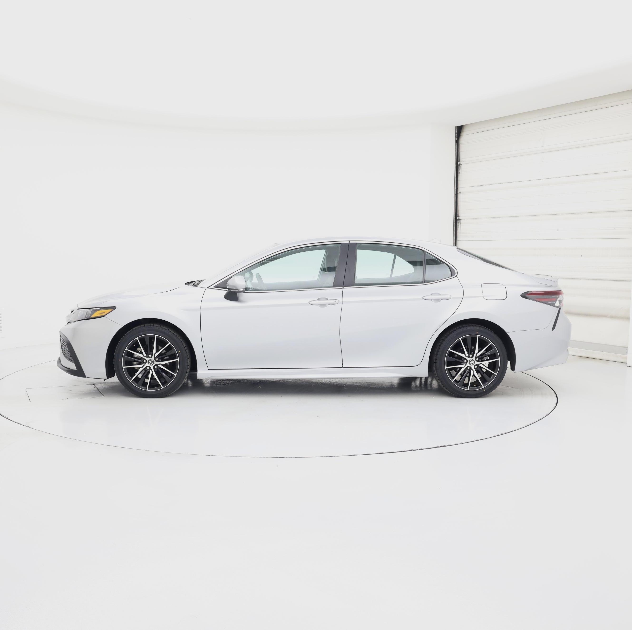 Thumbnail: 2023 Toyota Camry - 3