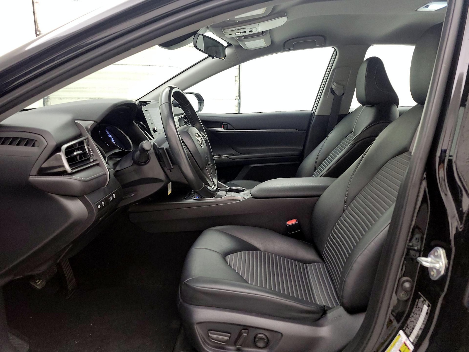 2024 Toyota Camry SE - Photo 12
