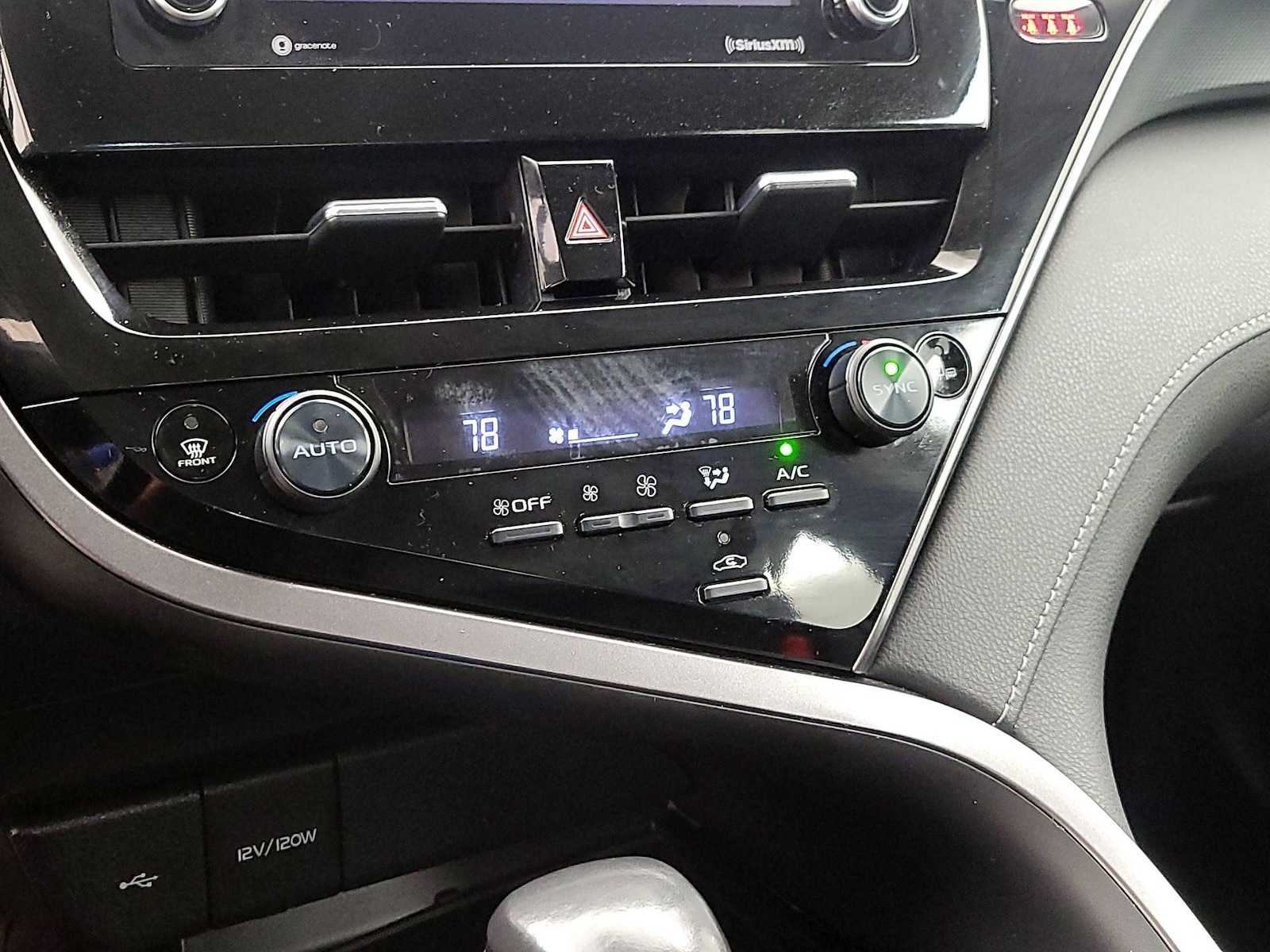 2024 Toyota Camry SE - Photo 17