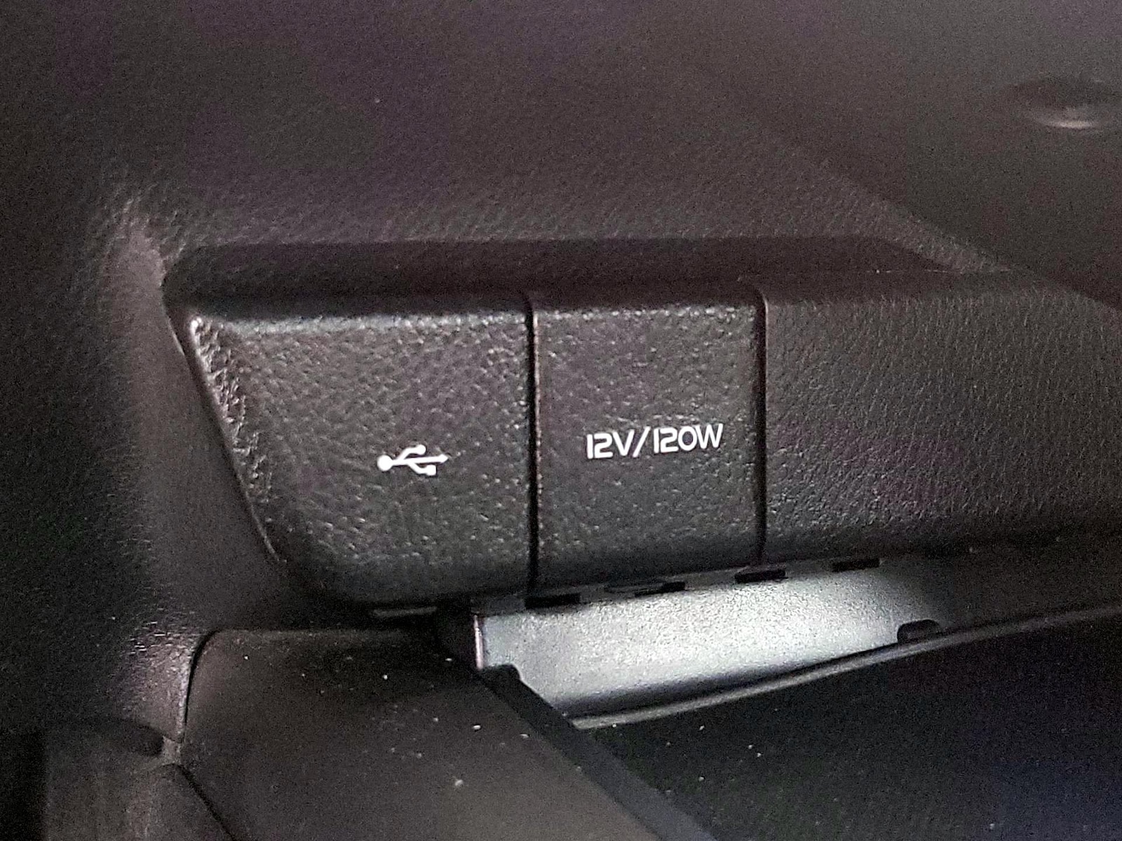 2024 Toyota Camry SE - Photo 19