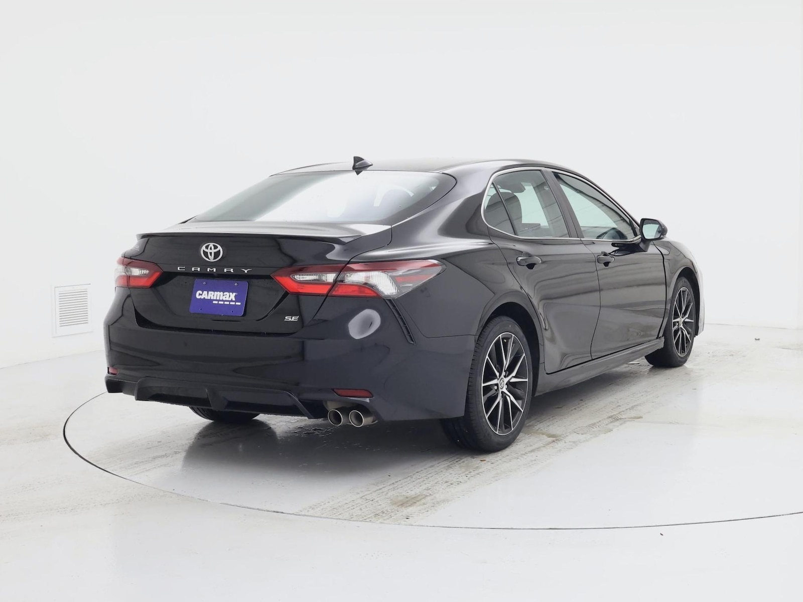2024 Toyota Camry SE - Photo 9