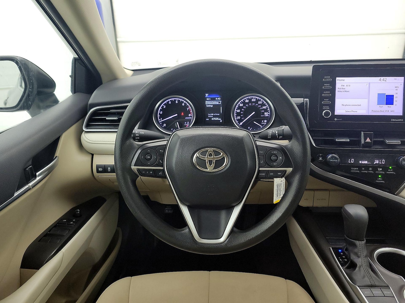 2023 Toyota Camry LE - Photo 11