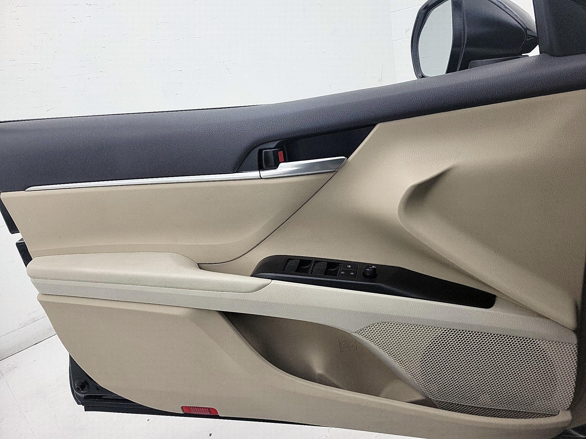 Thumbnail: 2023 Toyota Camry - 12