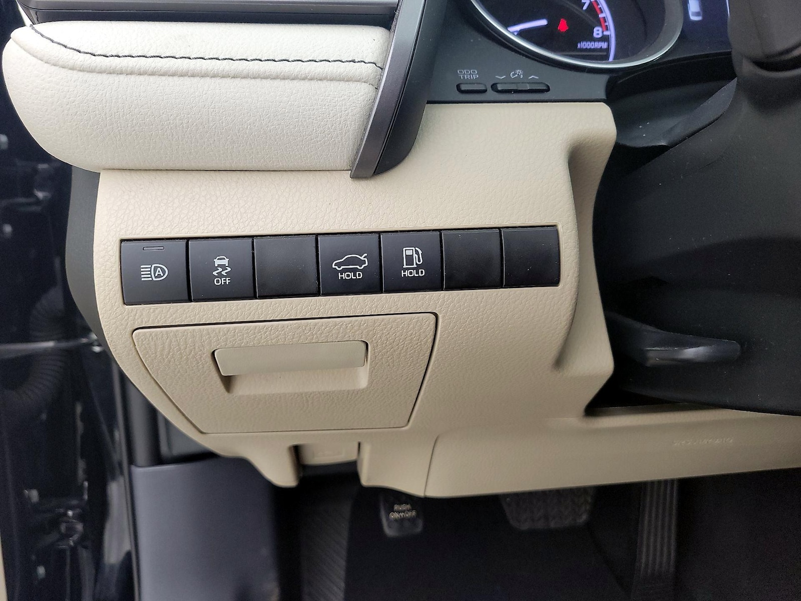2023 Toyota Camry LE - Photo 14