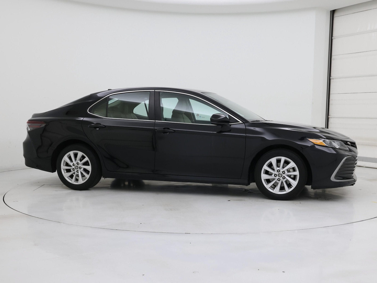 2023 Toyota Camry LE - Photo 8