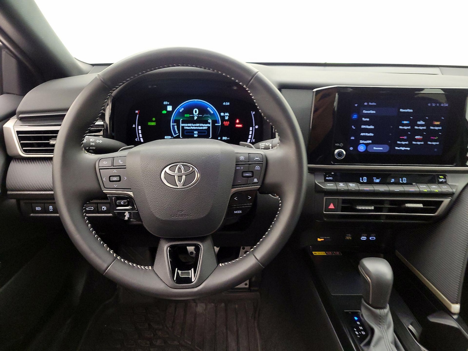 2025 Toyota Camry SE - Photo 11
