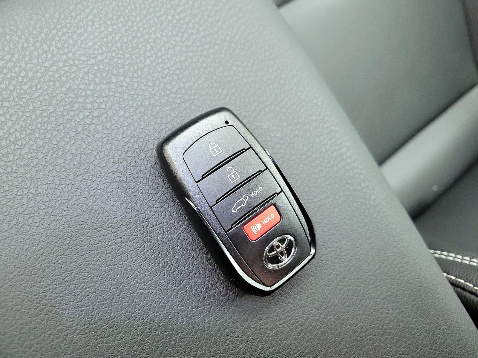 2025 Toyota Camry SE - Photo 19