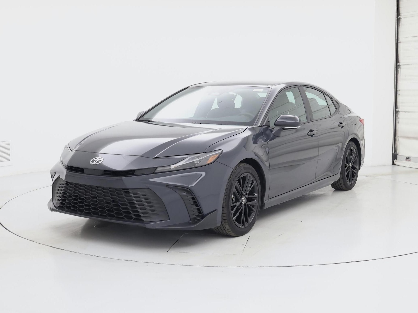 2025 Toyota Camry SE - Photo 5