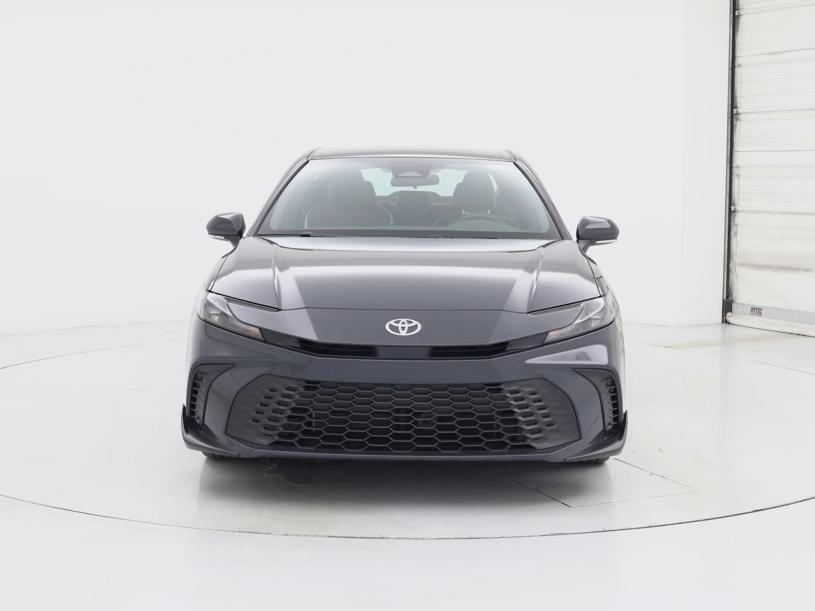 2025 Toyota Camry SE - Photo 6