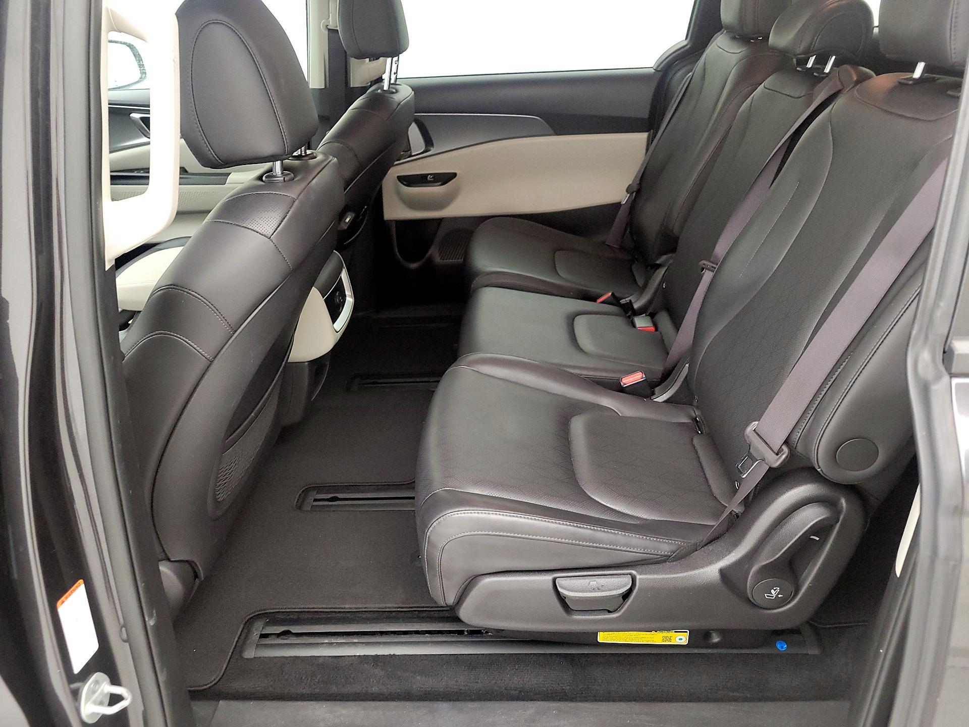 Thumbnail: 2024 Kia Carnival - 16