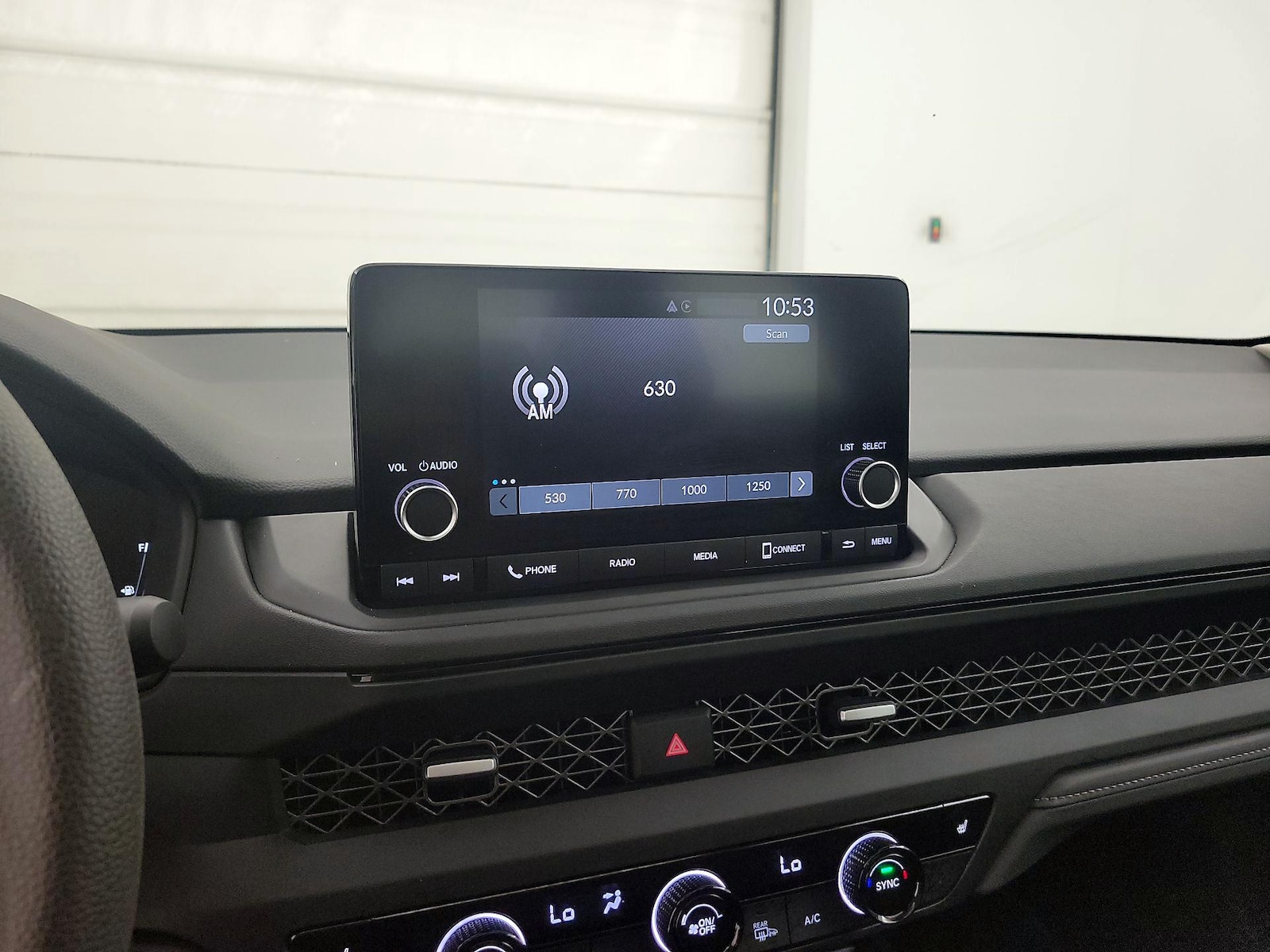 2025 Honda Accord SE - Photo 15