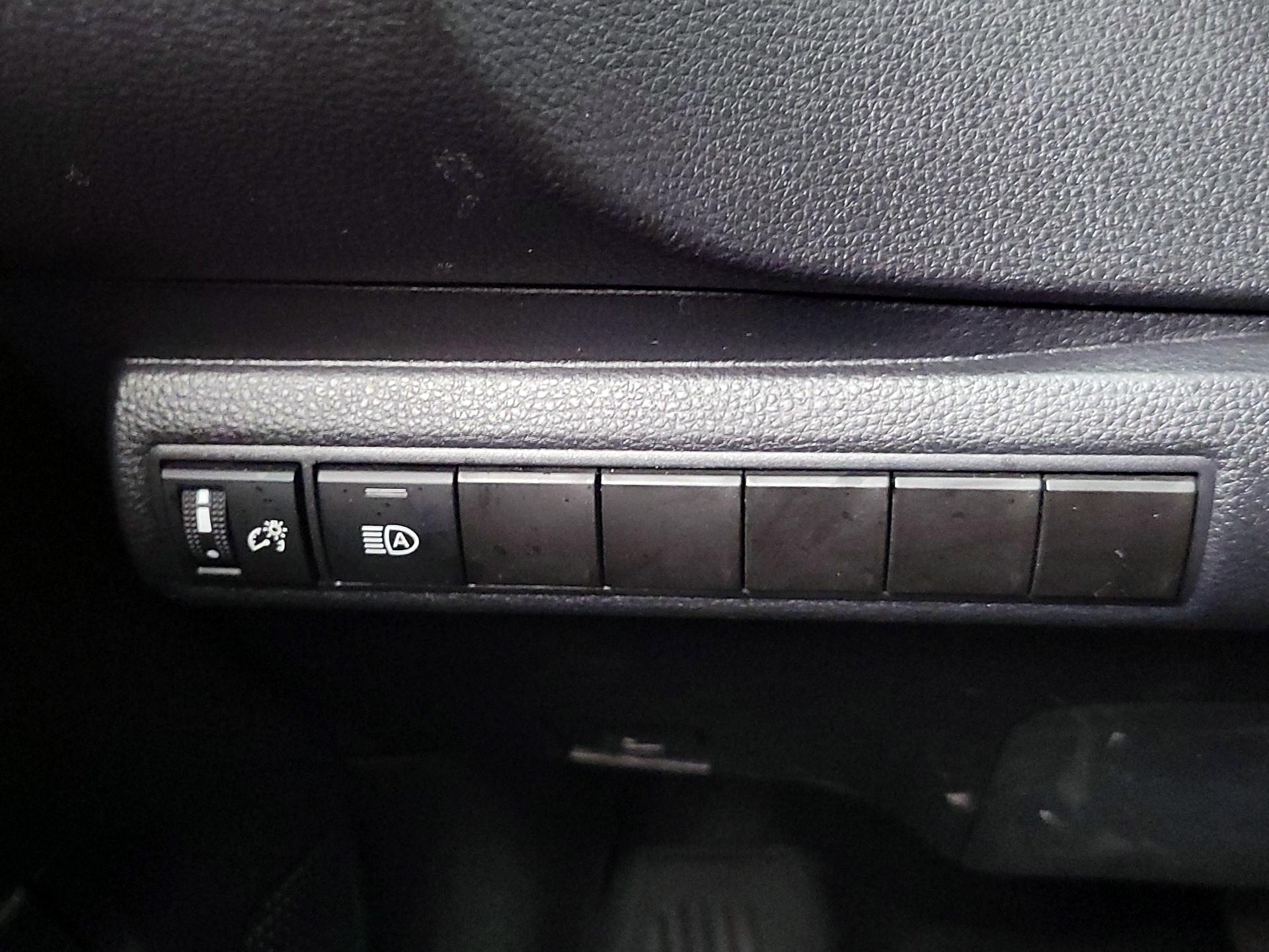 Thumbnail: 2025 Toyota Corolla - 13