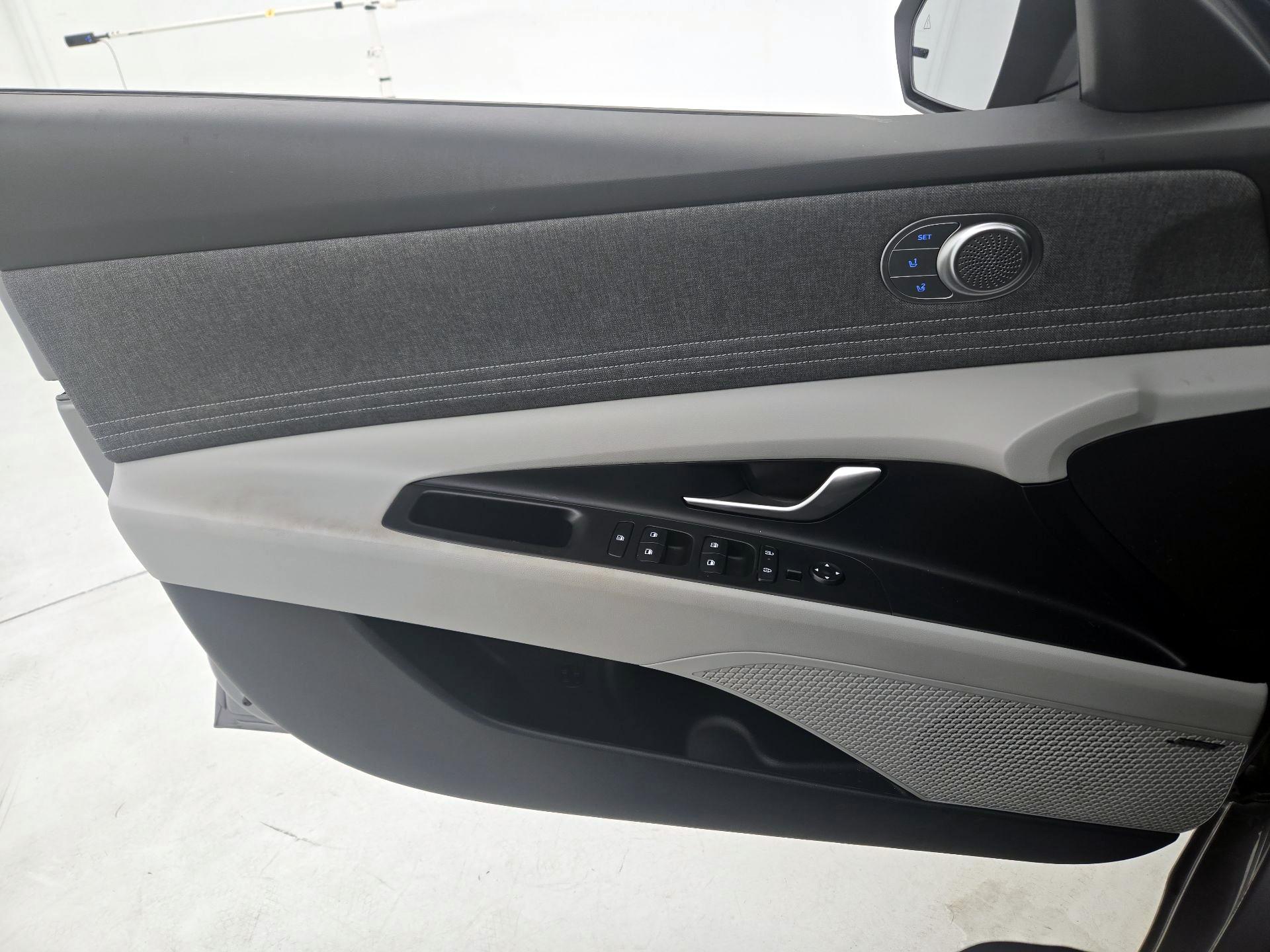 Thumbnail: 2025 Hyundai Elantra - 12