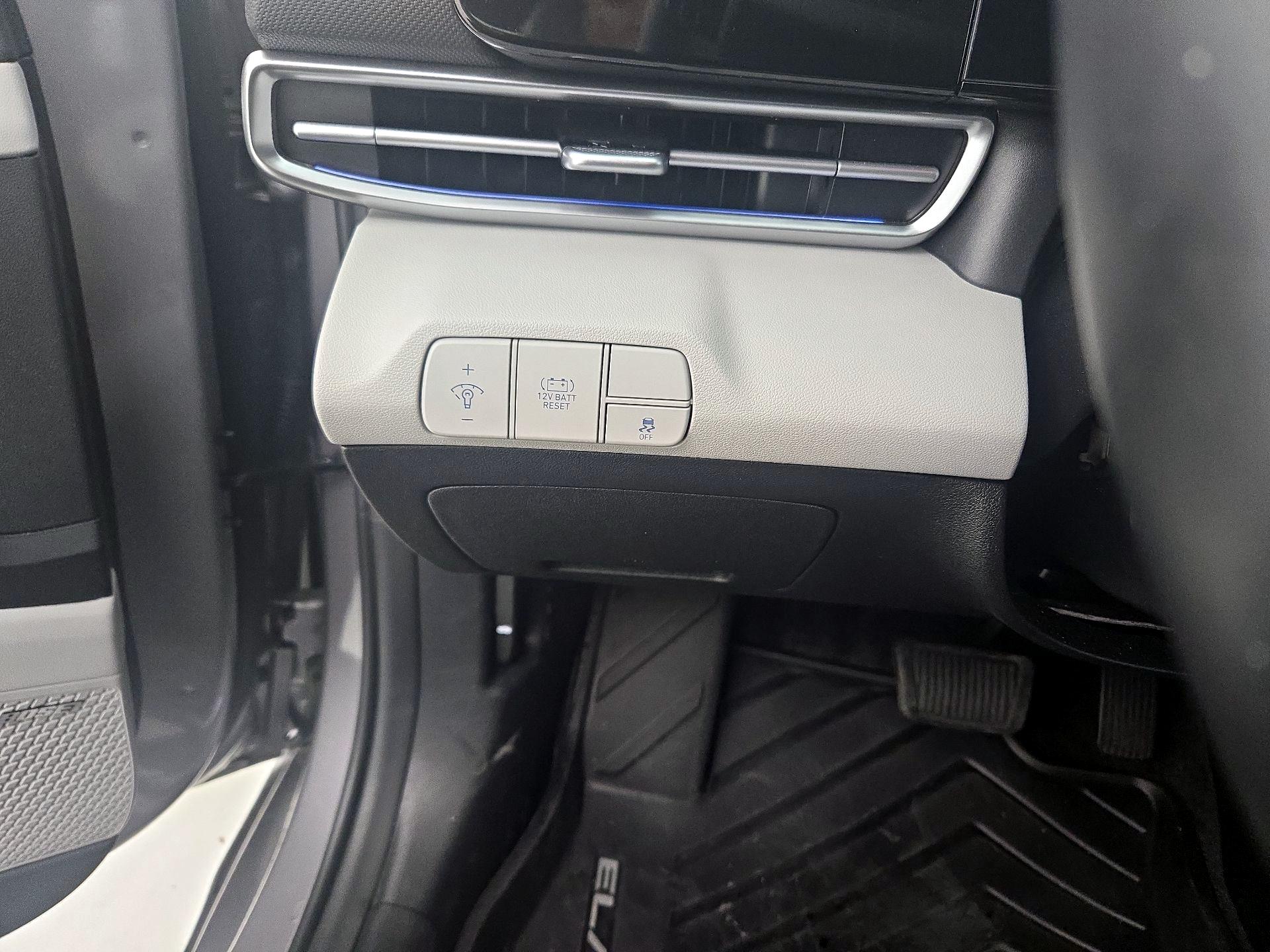 Thumbnail: 2025 Hyundai Elantra - 13