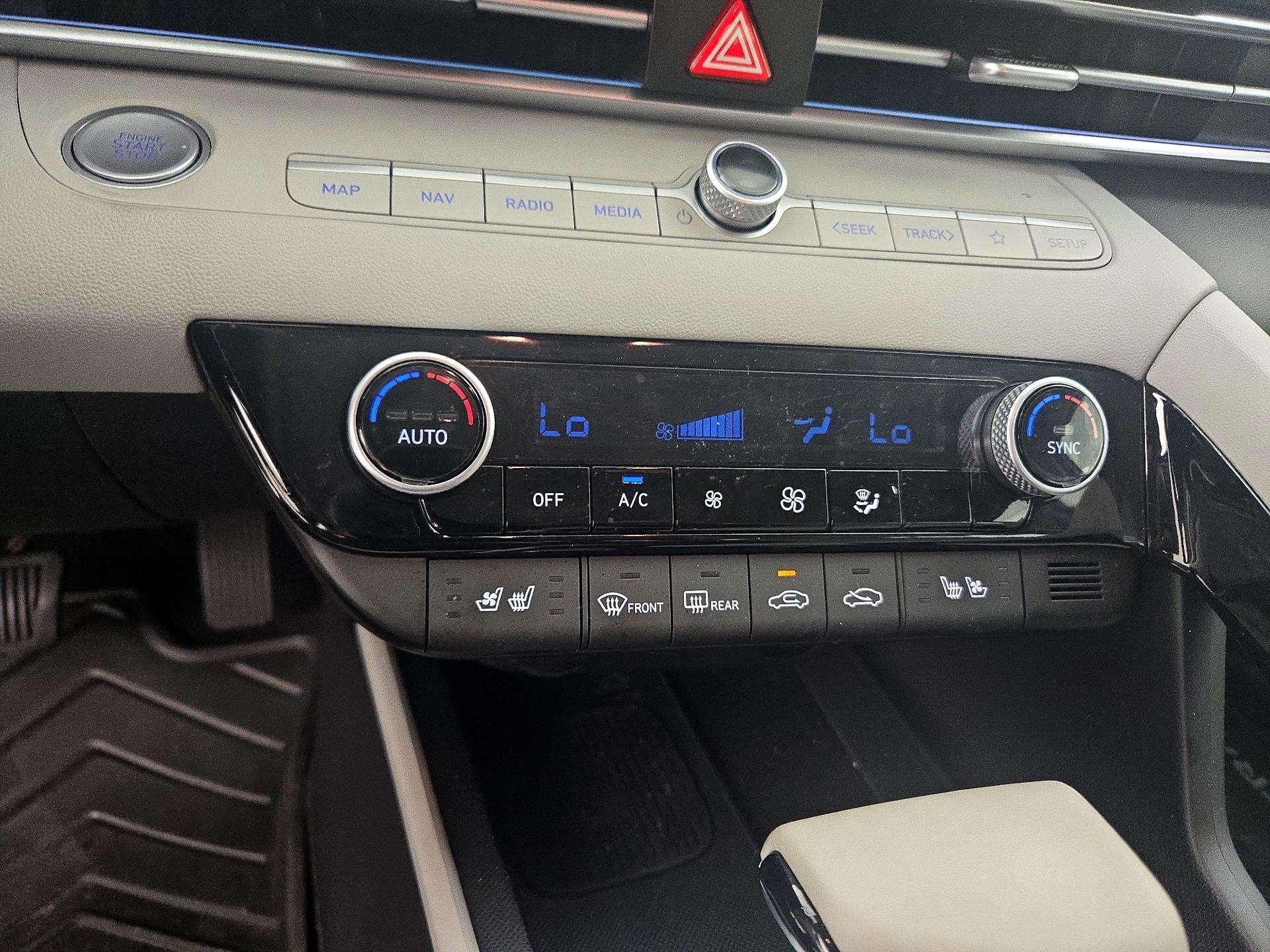 Thumbnail: 2025 Hyundai Elantra - 17