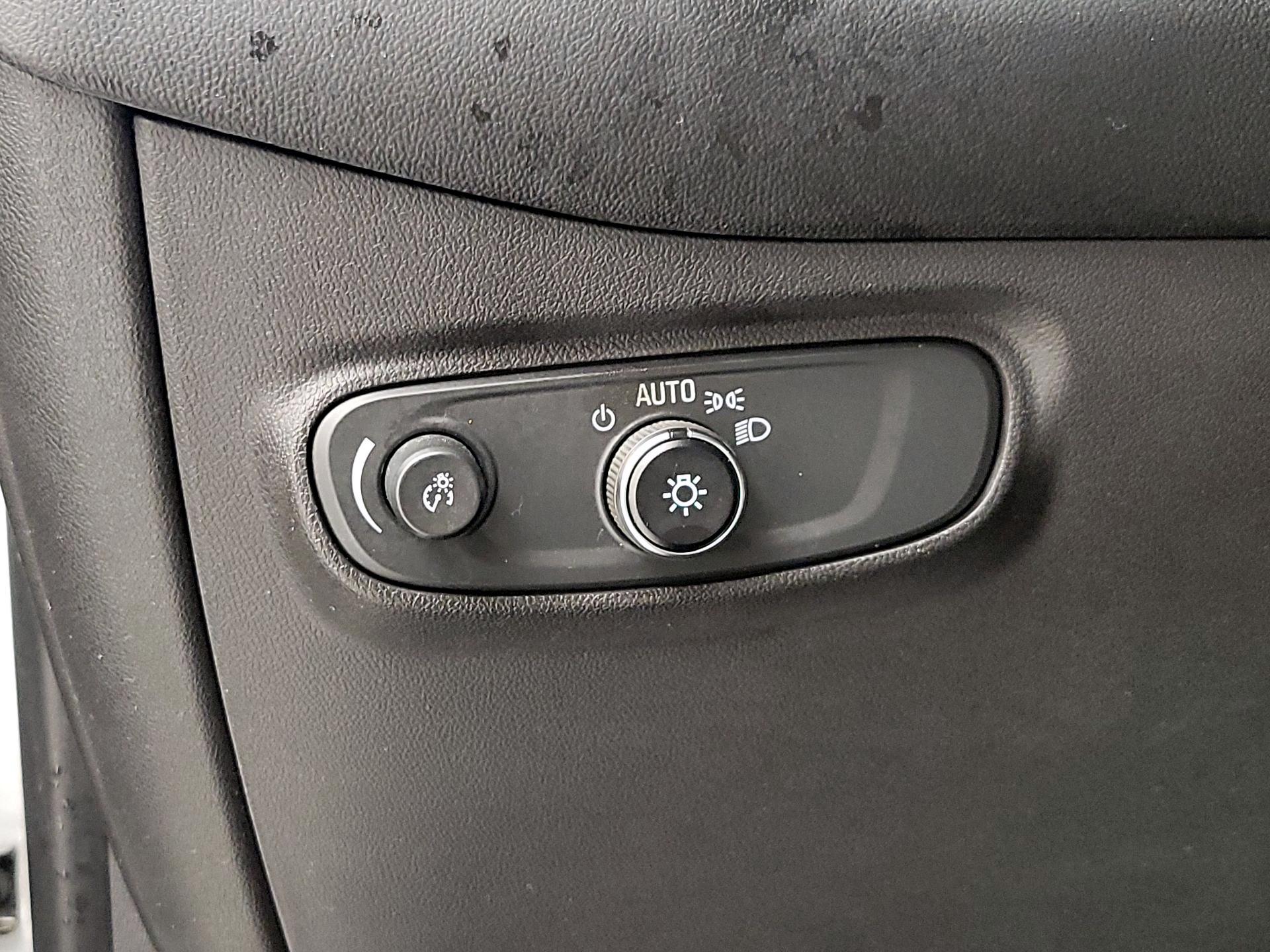 Thumbnail: 2020 Chevrolet Equinox - 13